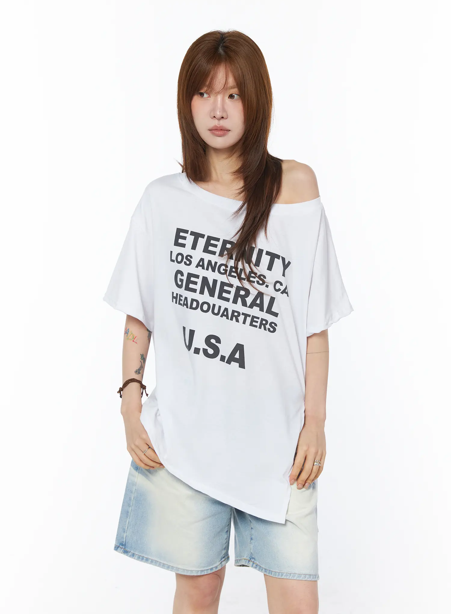Off-Shoulder Graphic T-Shirt CY528 - Image 4