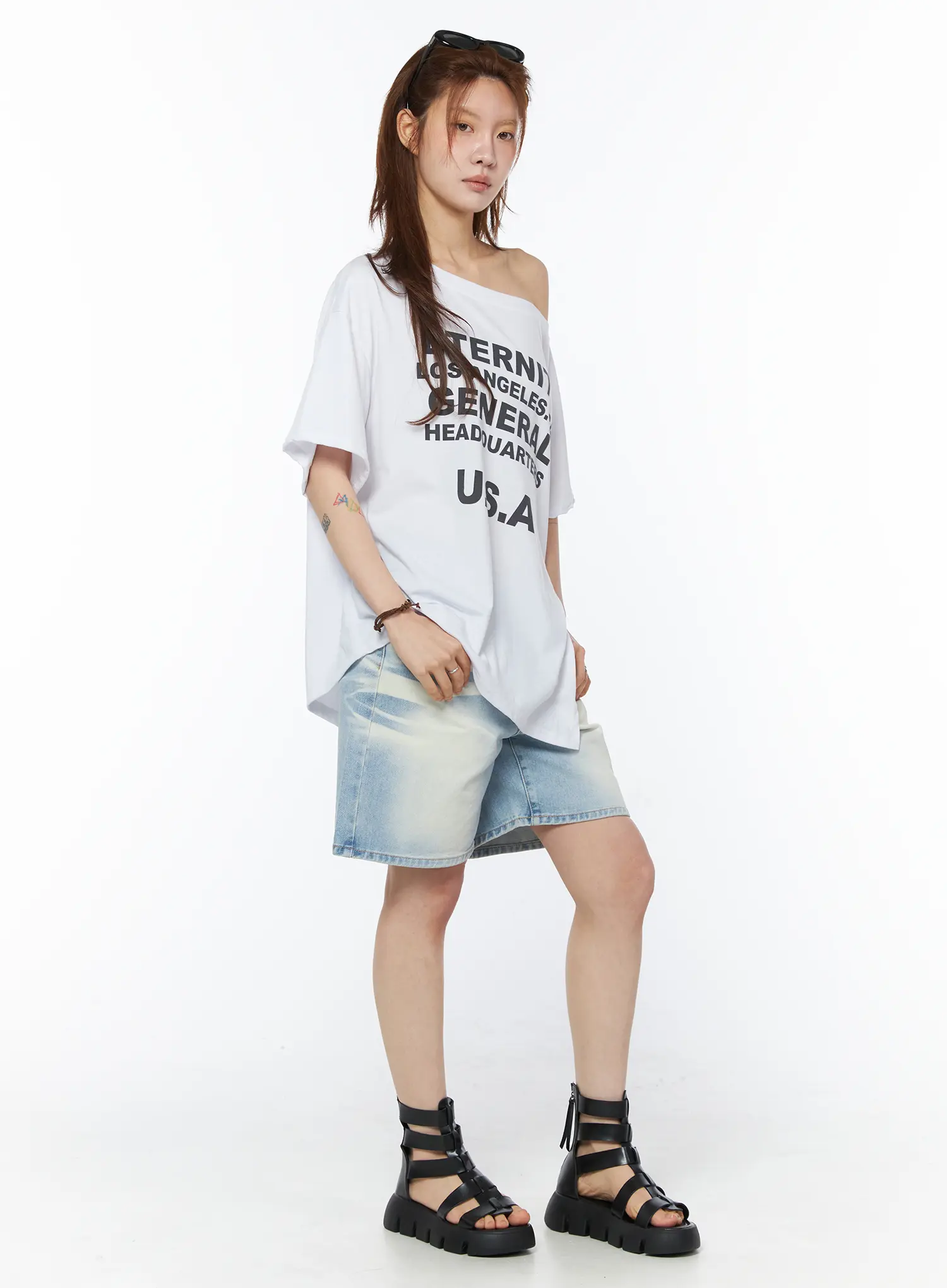 Off-Shoulder Graphic T-Shirt CY528 - Image 9