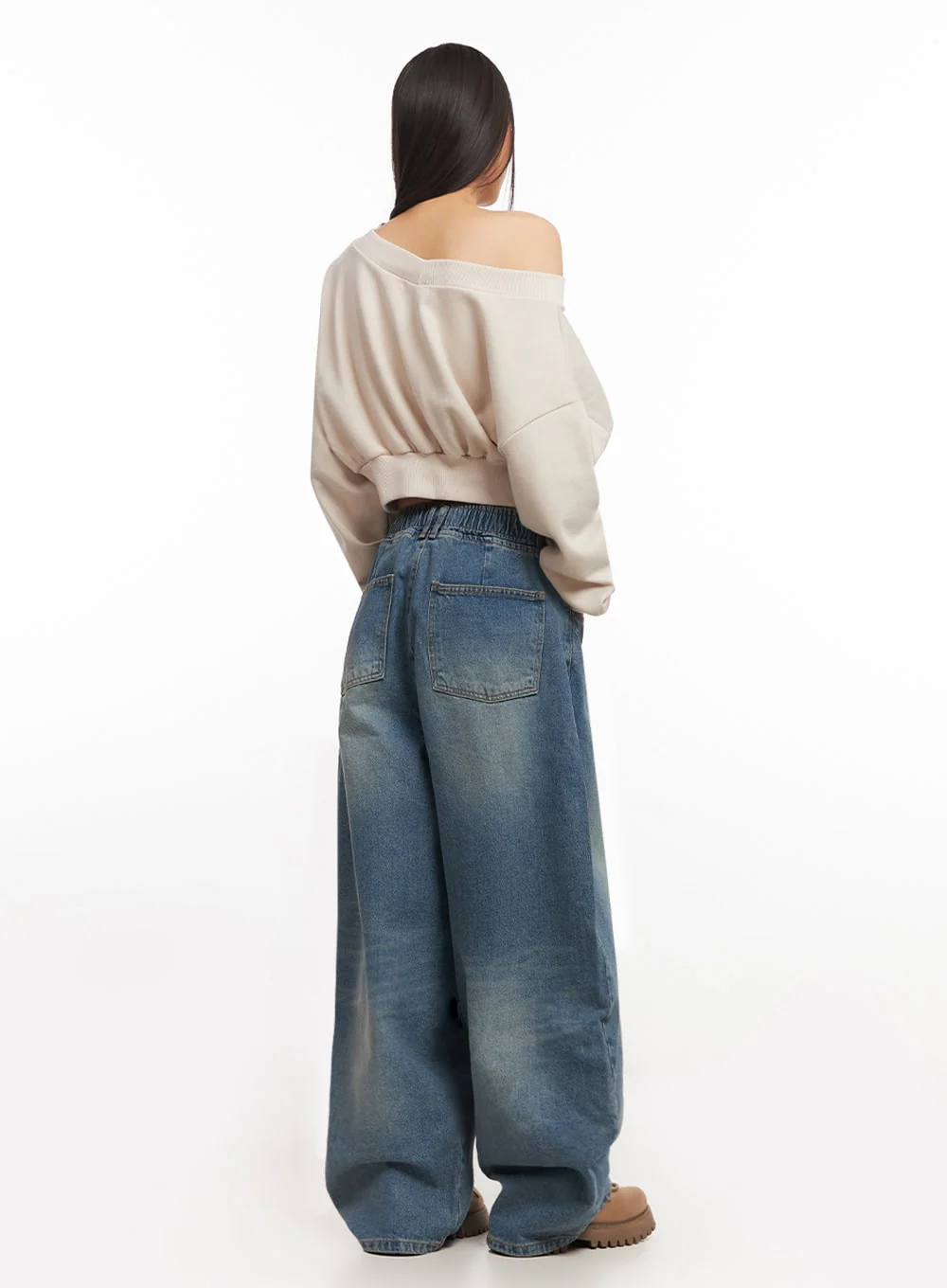 Off-Shoulder Loose-Fit Sweatshirt IA507 - Image 10