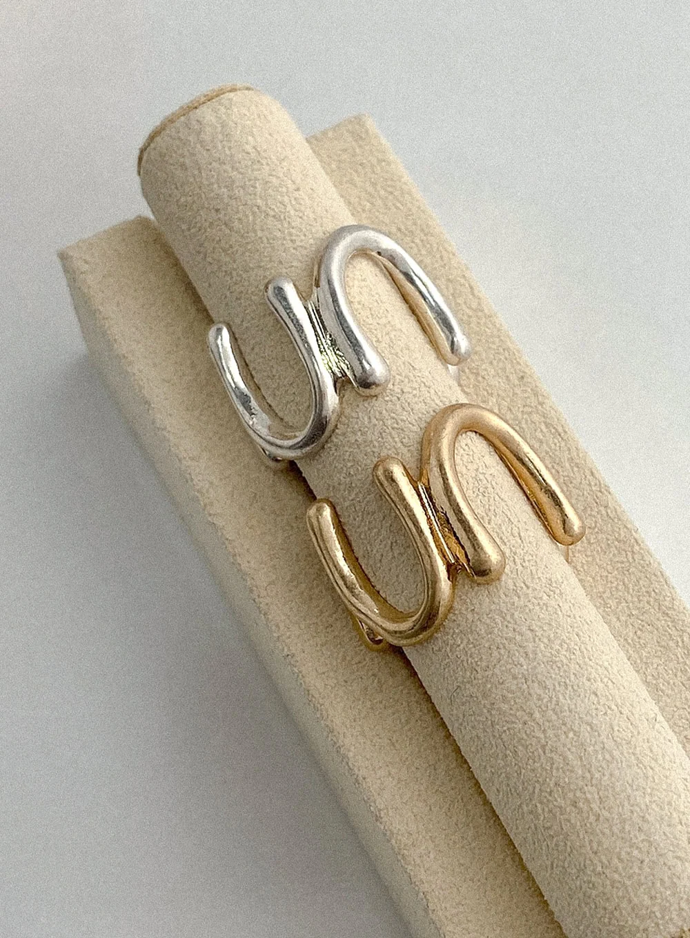 Orwell Bold Curve Ring IA524 - Image 2