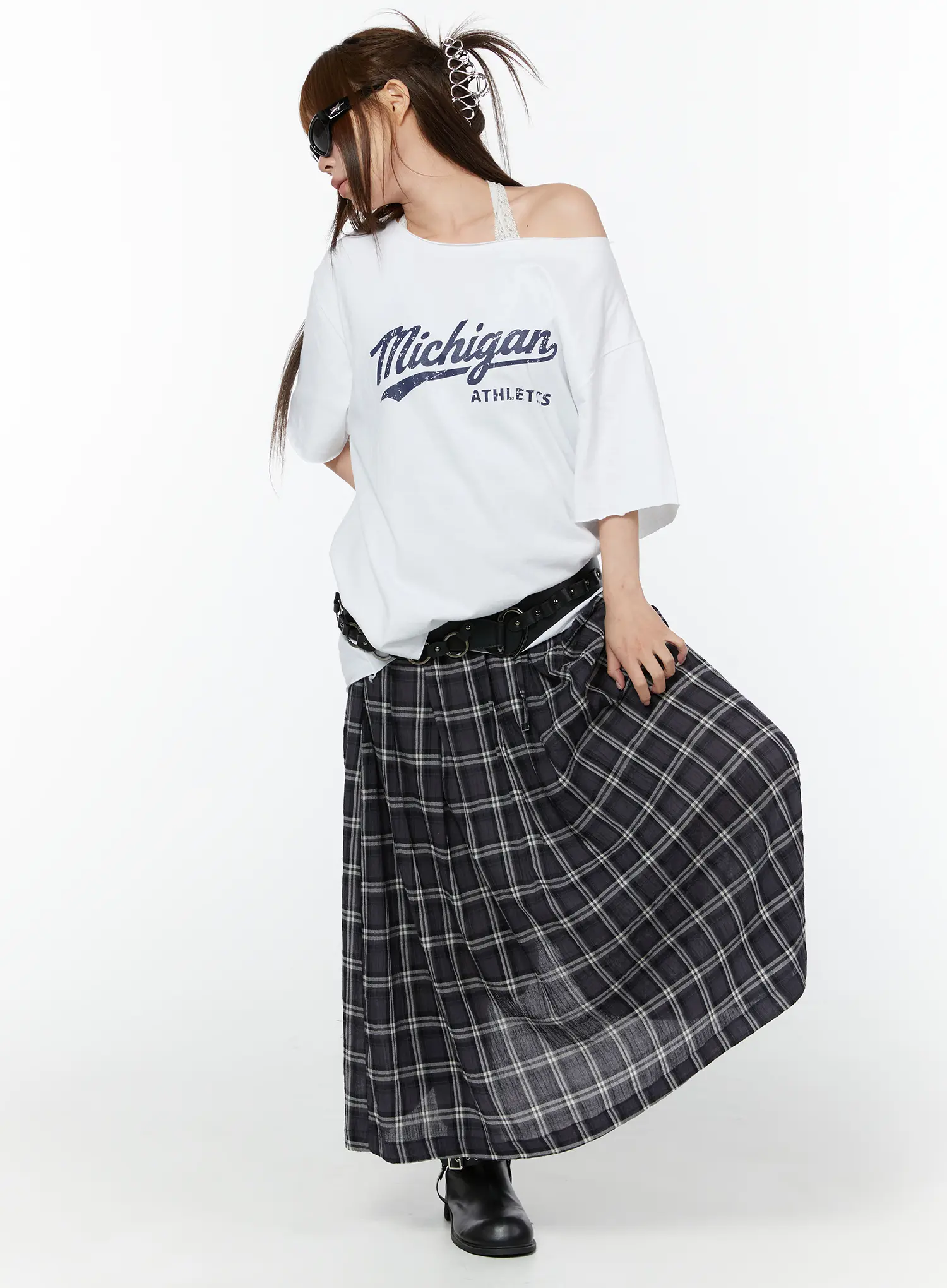 Oversized Off-Shoulder Graphic Tee CY519 - Image 7