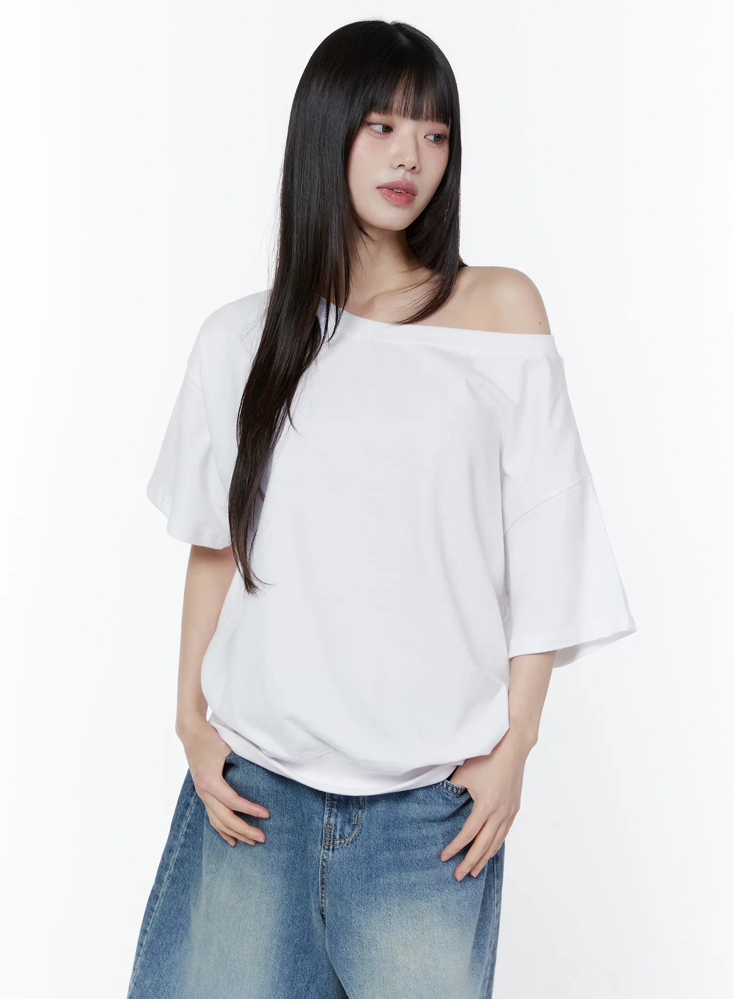 Oversized Off-Shoulder Tee CU505 - Image 4