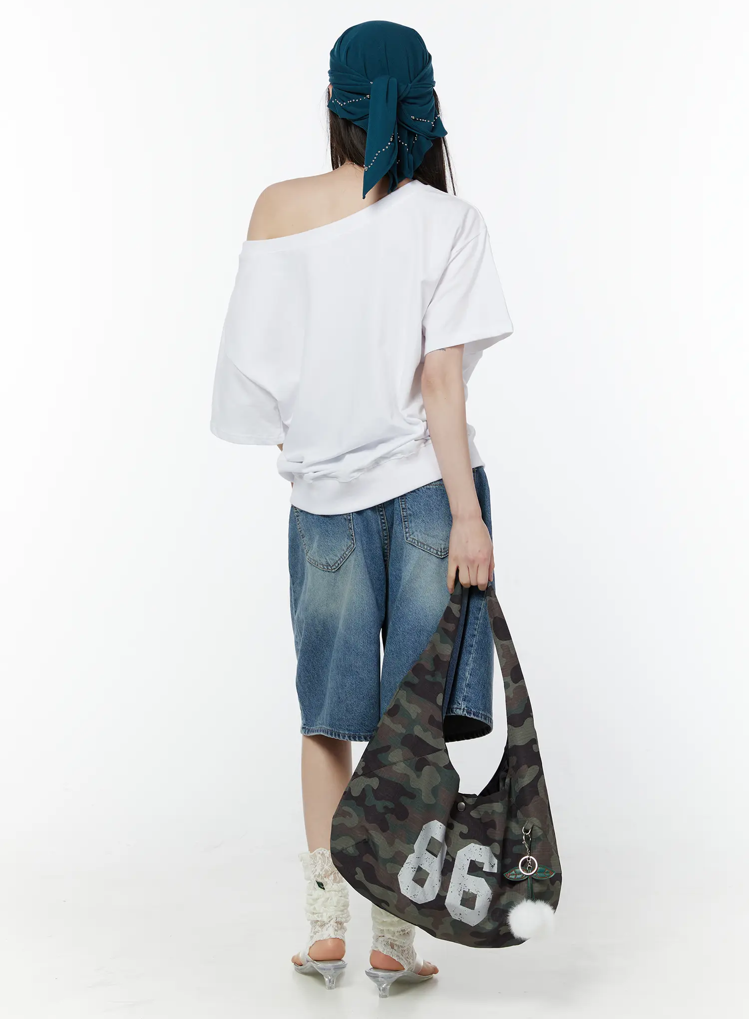 Oversized Off-Shoulder Tee CU505 - Image 9