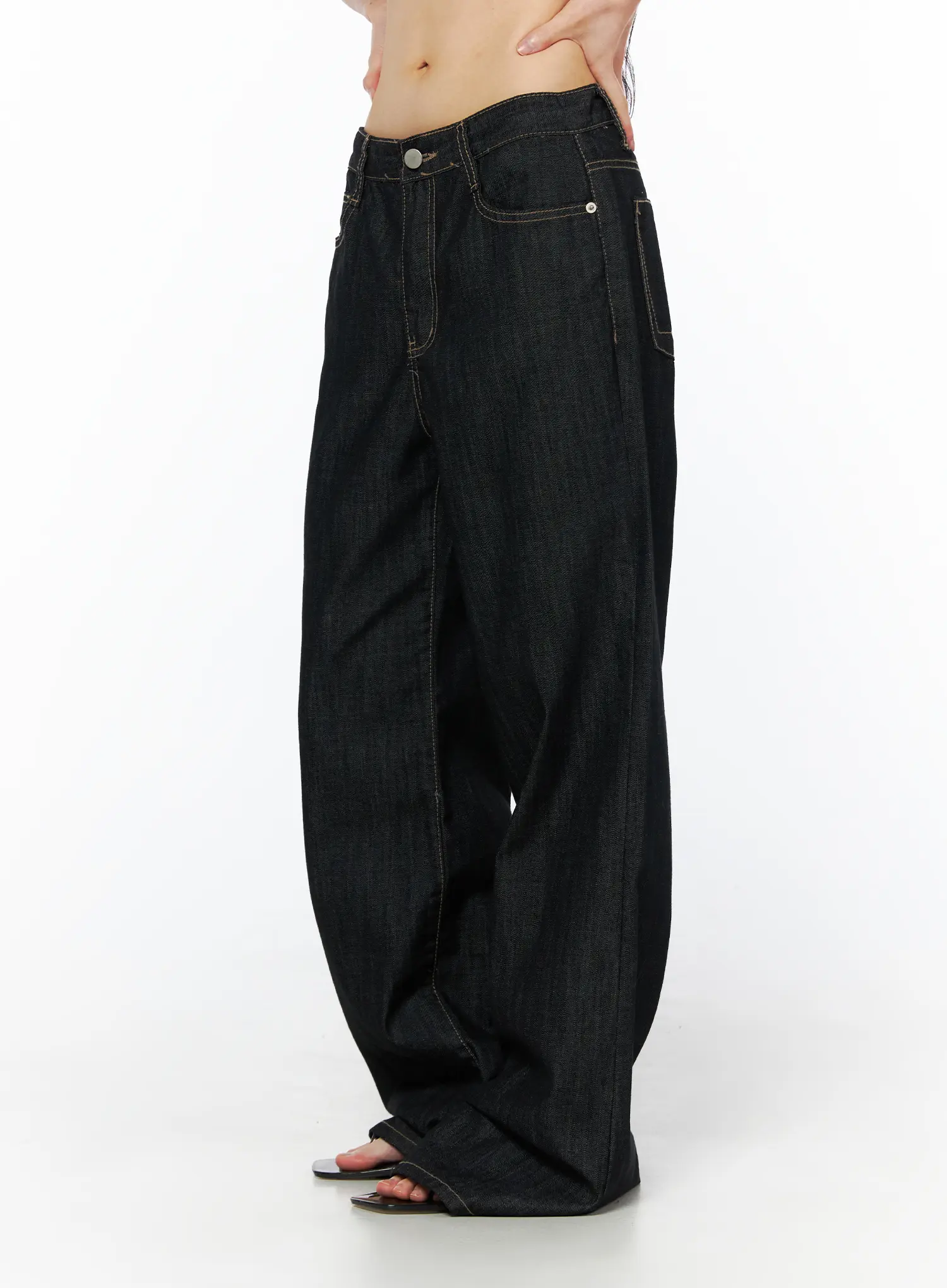Pat Non-Fade Wide Leg Jeans CU511 - Image 4