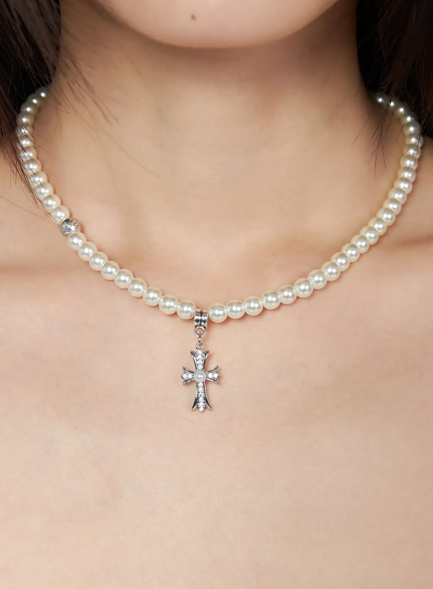 Pearl Necklace with Cross Pendant IY520