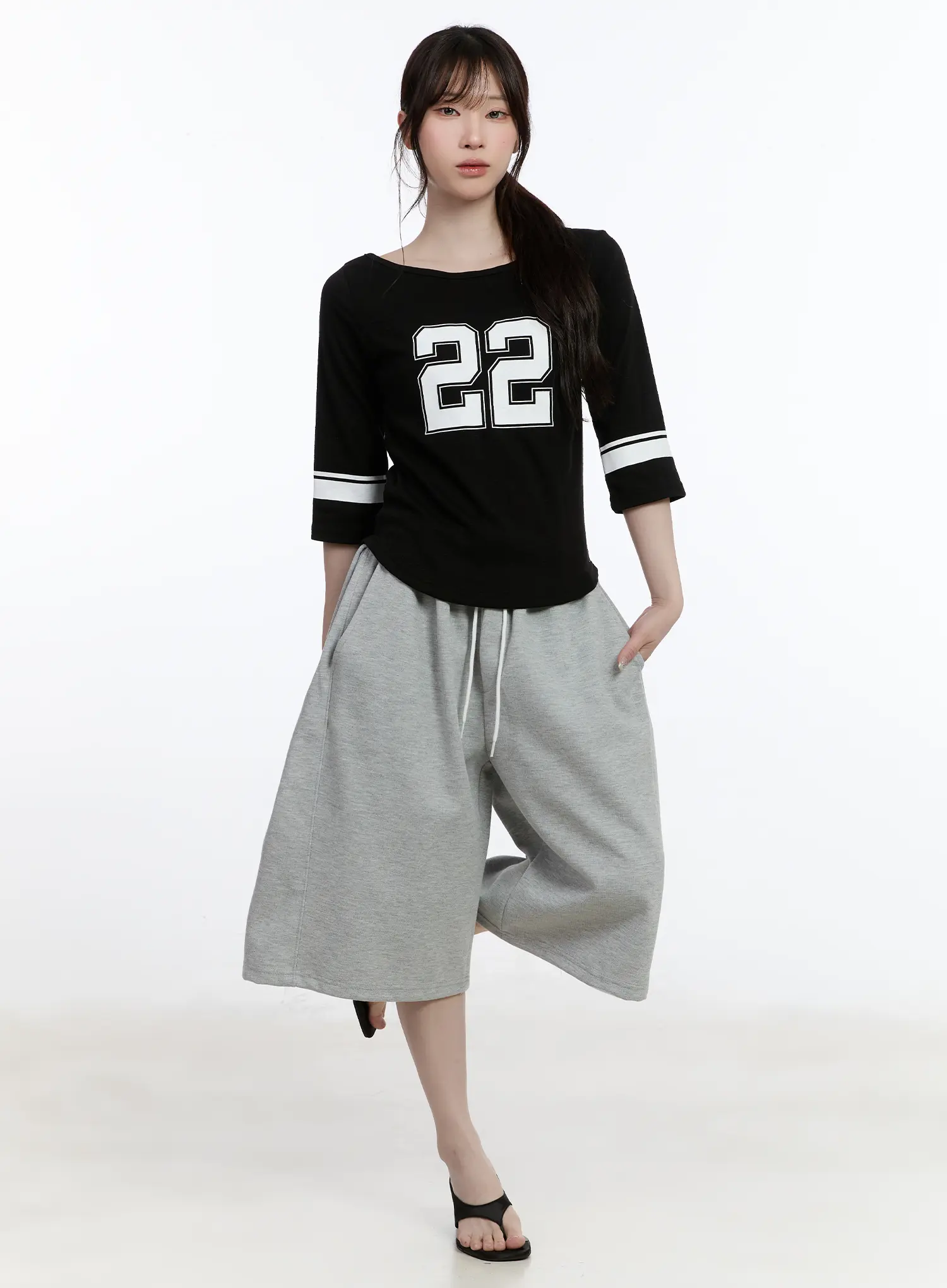 Pleated Baggy Sweat Shorts CA503 - Image 6