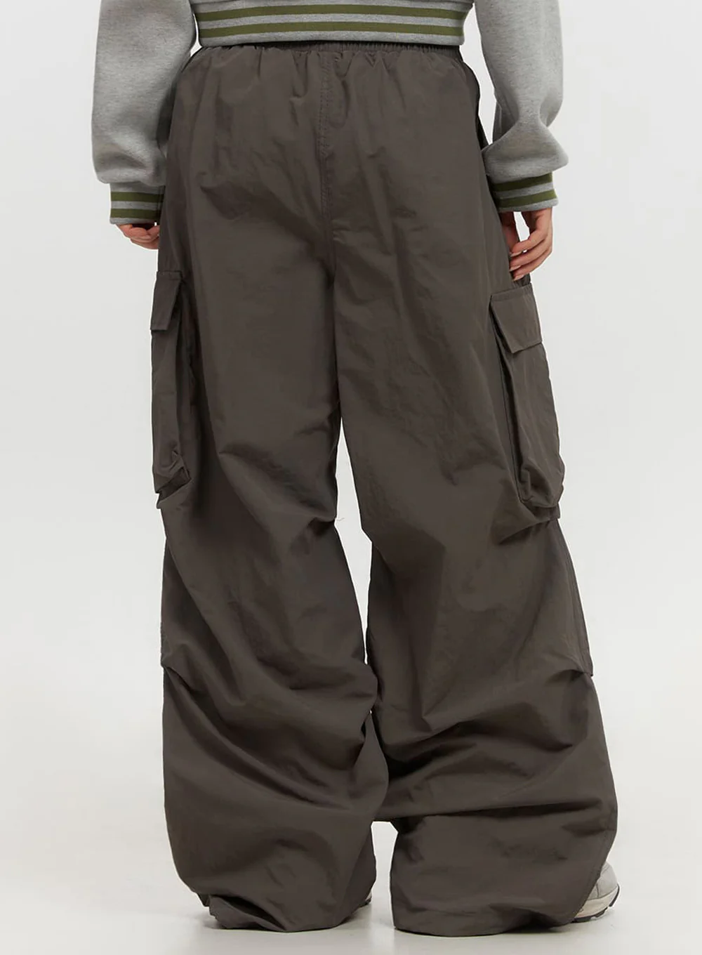 Pocketed Wide-Leg Cargo Pants IF510 - Image 12