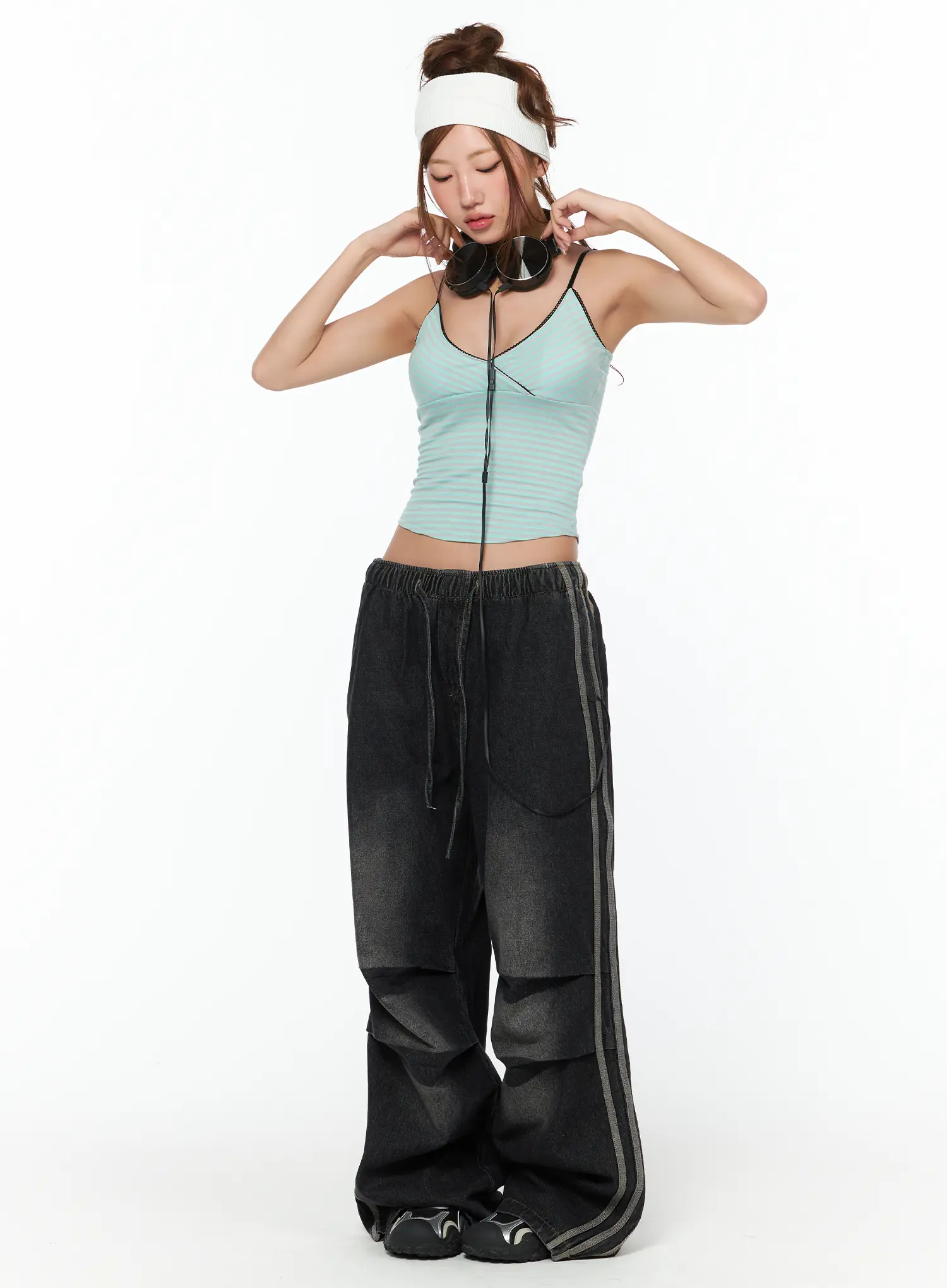 Raelyn Wide Leg Track Balloon Jeans CA515