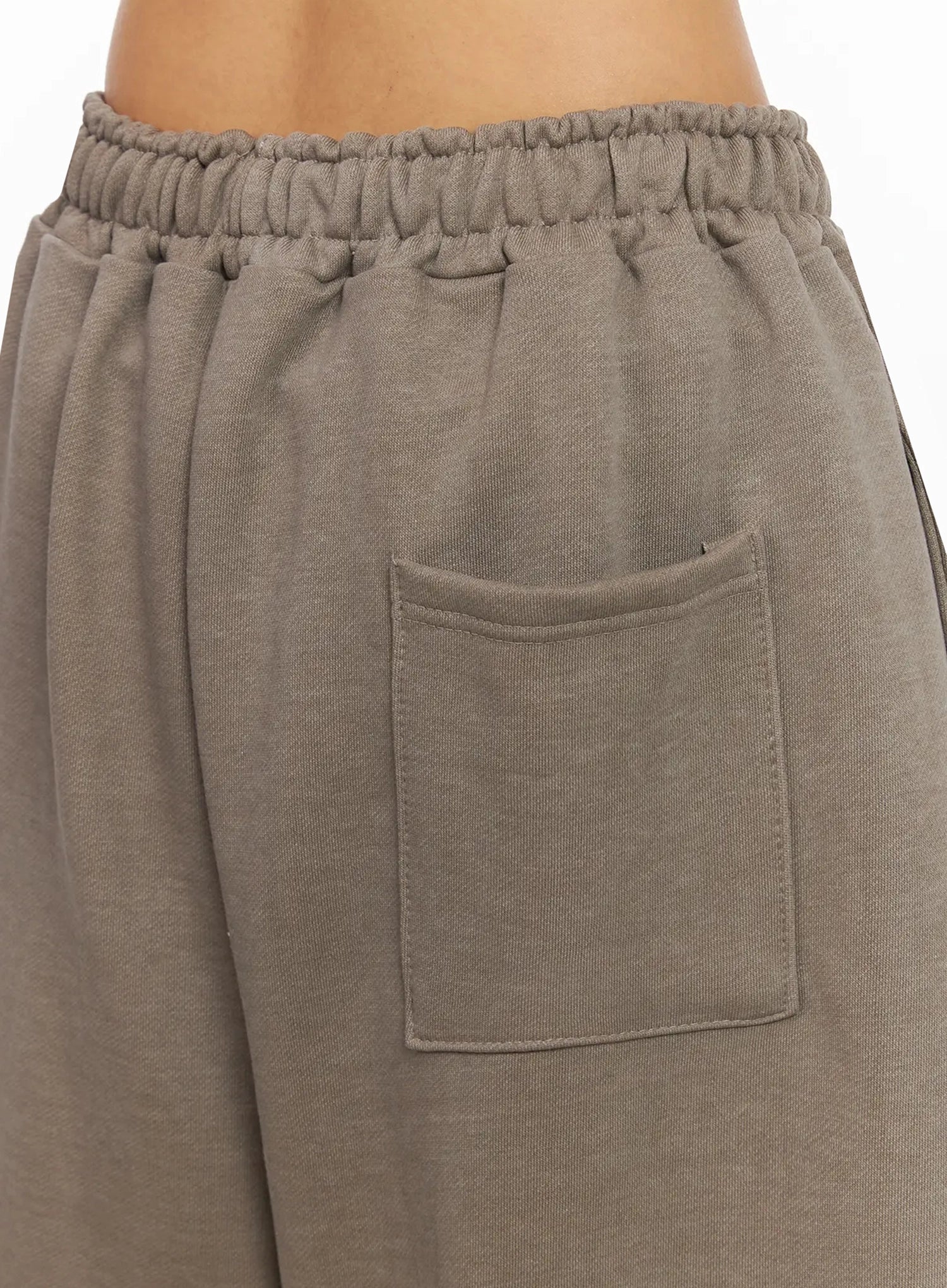 Relaxed Bermuda Sweat Shorts IA527 - Image 13