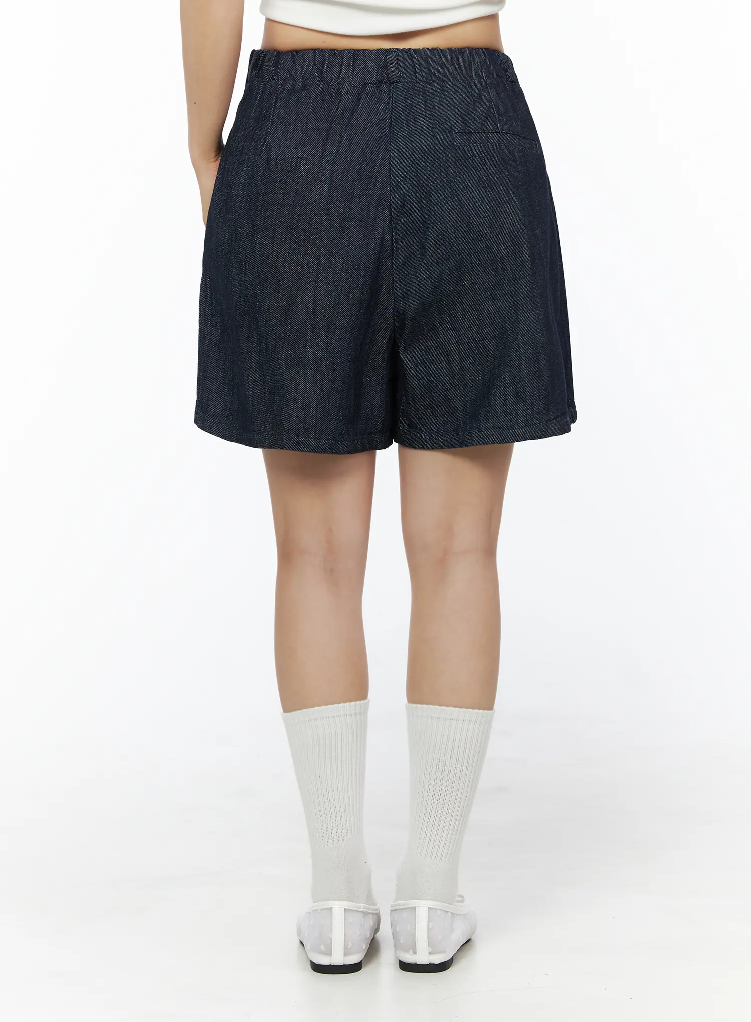 Relaxed-Fit Pintuck Shorts IU525 - Image 7