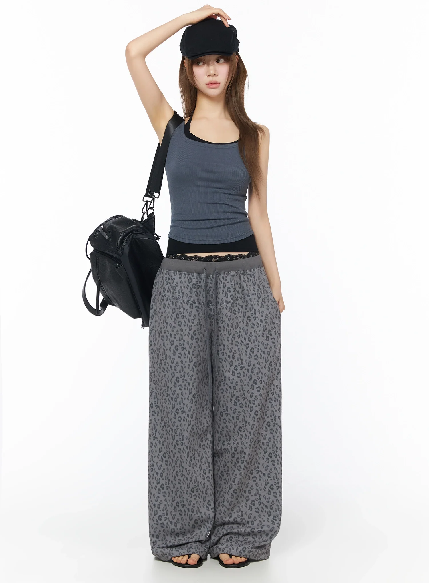 Ribbed Square Neck Padded Tank Top IU525 - Image 10