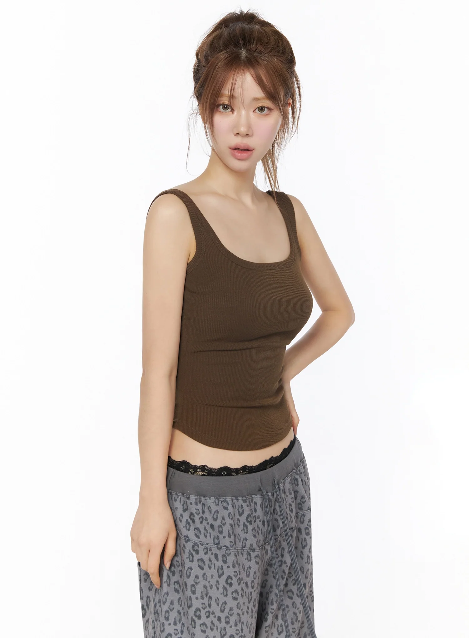 Ribbed Square Neck Padded Tank Top IU525 - Image 12