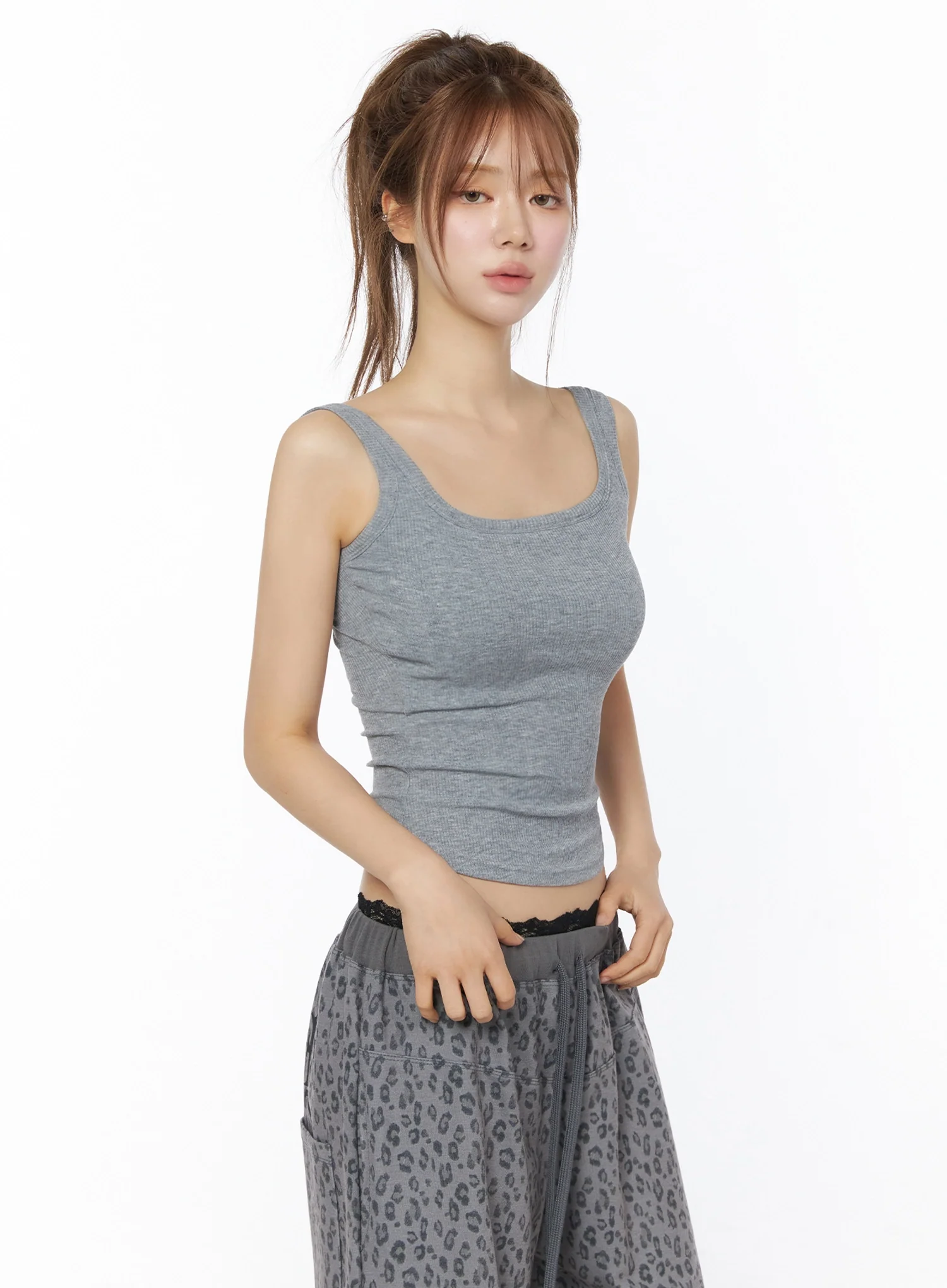 Ribbed Square Neck Padded Tank Top IU525 - Image 13
