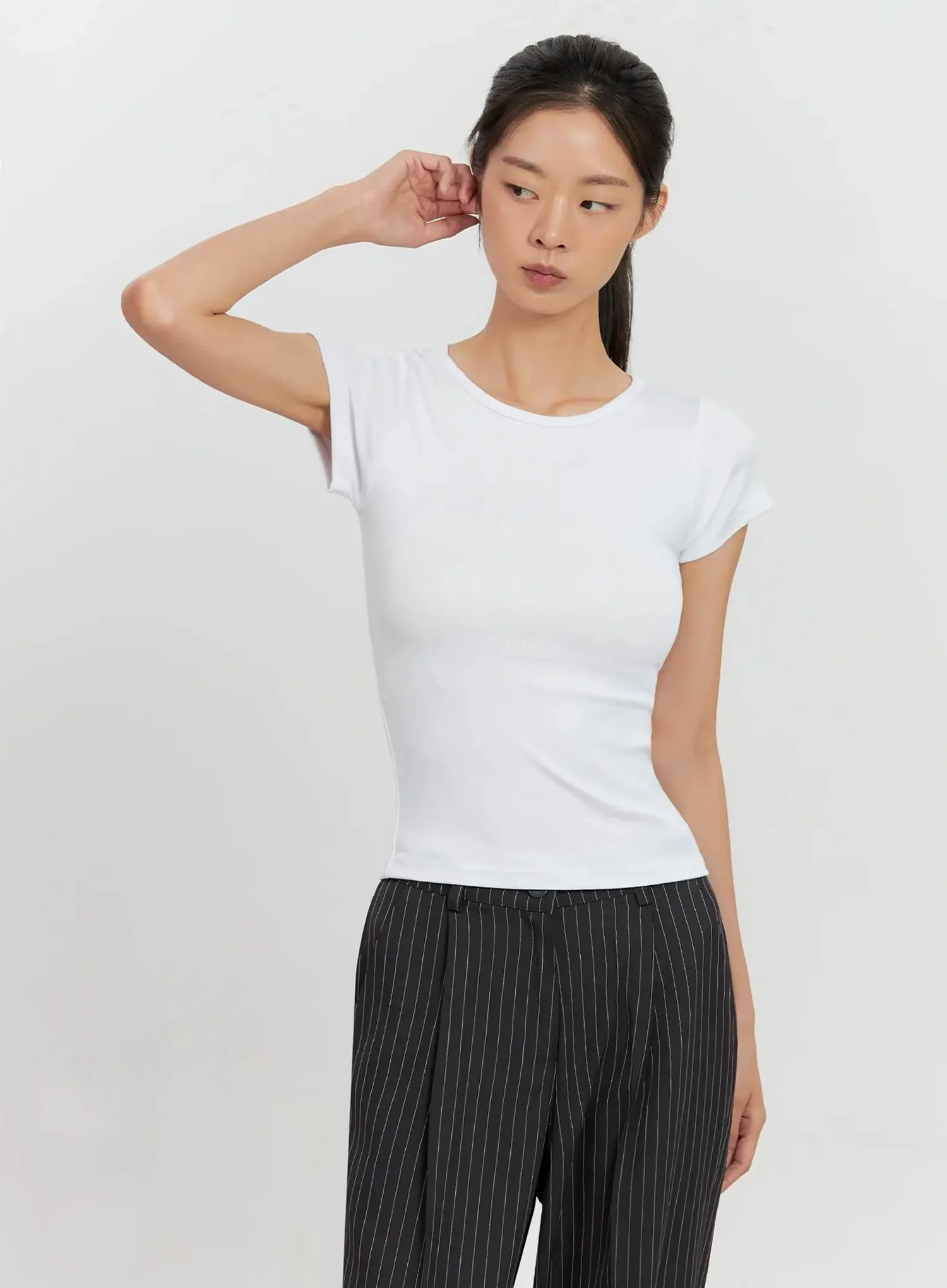 Round Neck Short-Sleeve Top IL528 - Image 9