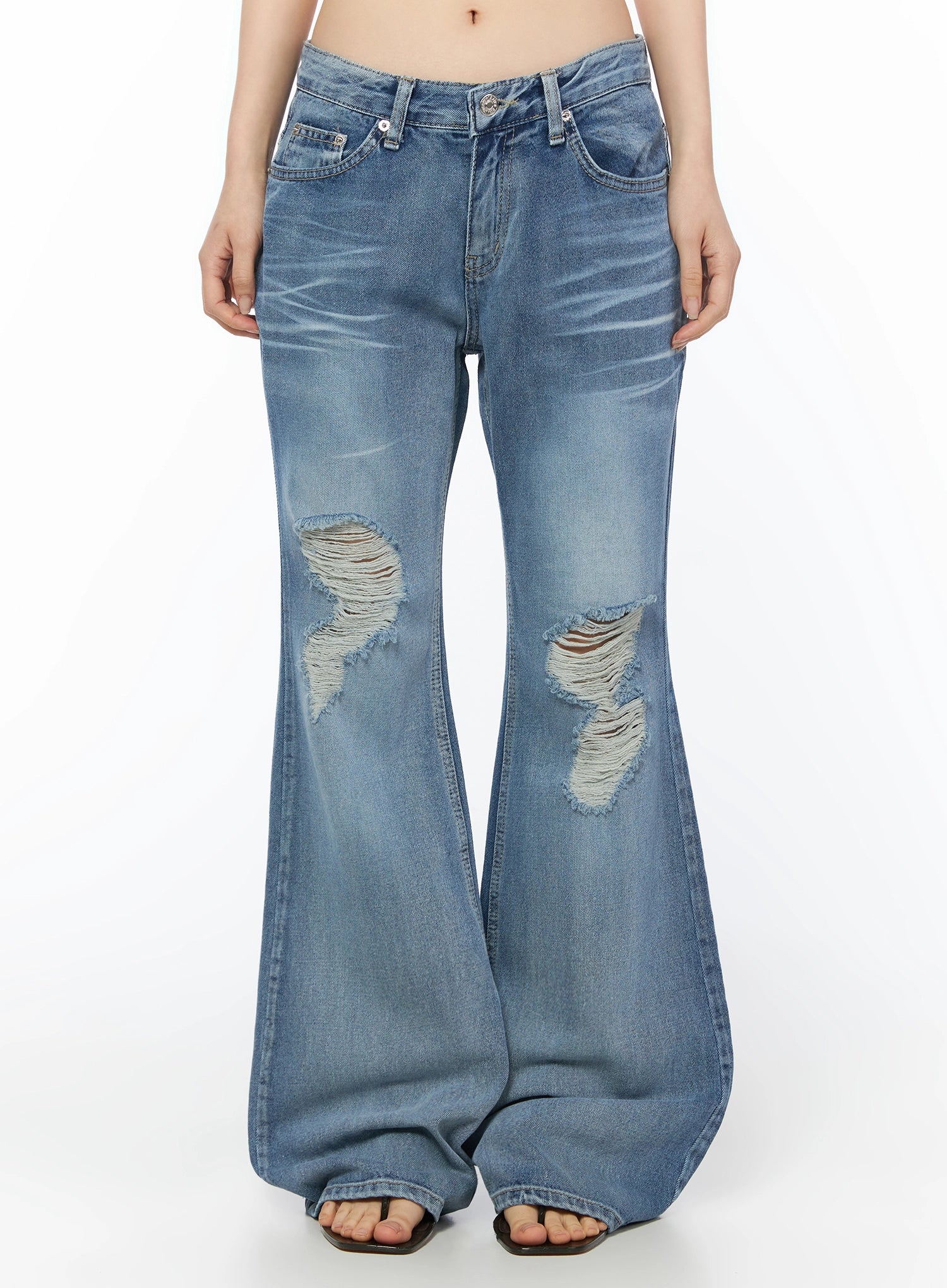 Rue Distressed Bootcut Flare Jeans IU525