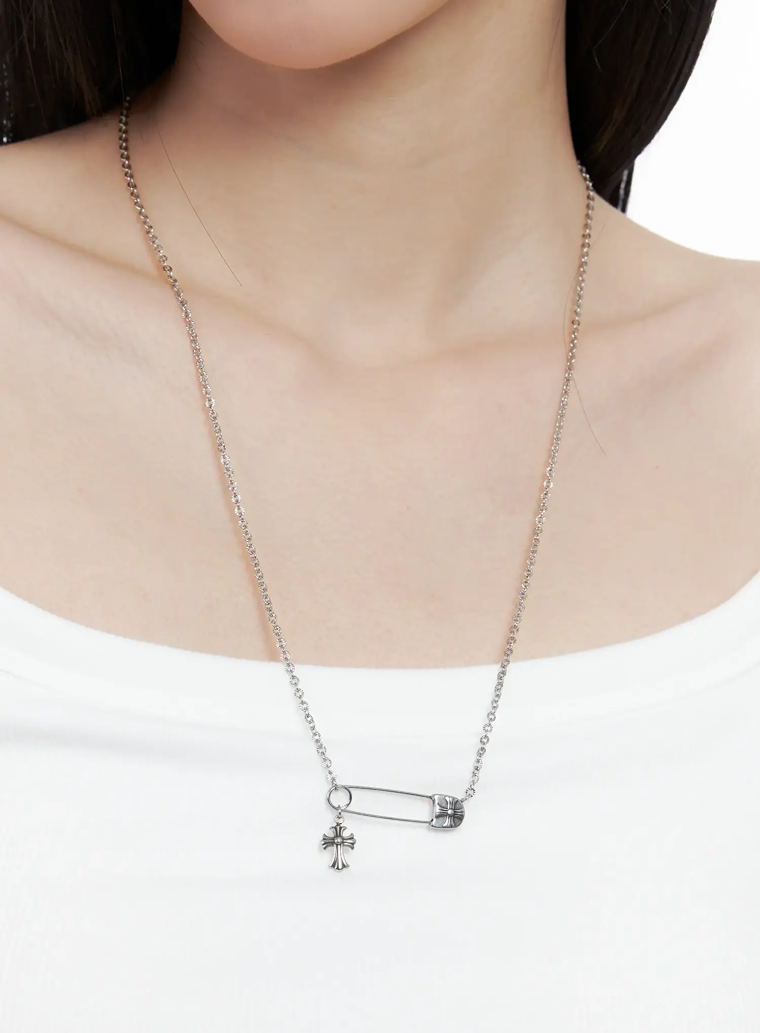 Safety Pin Necklace CO503 - Image 5