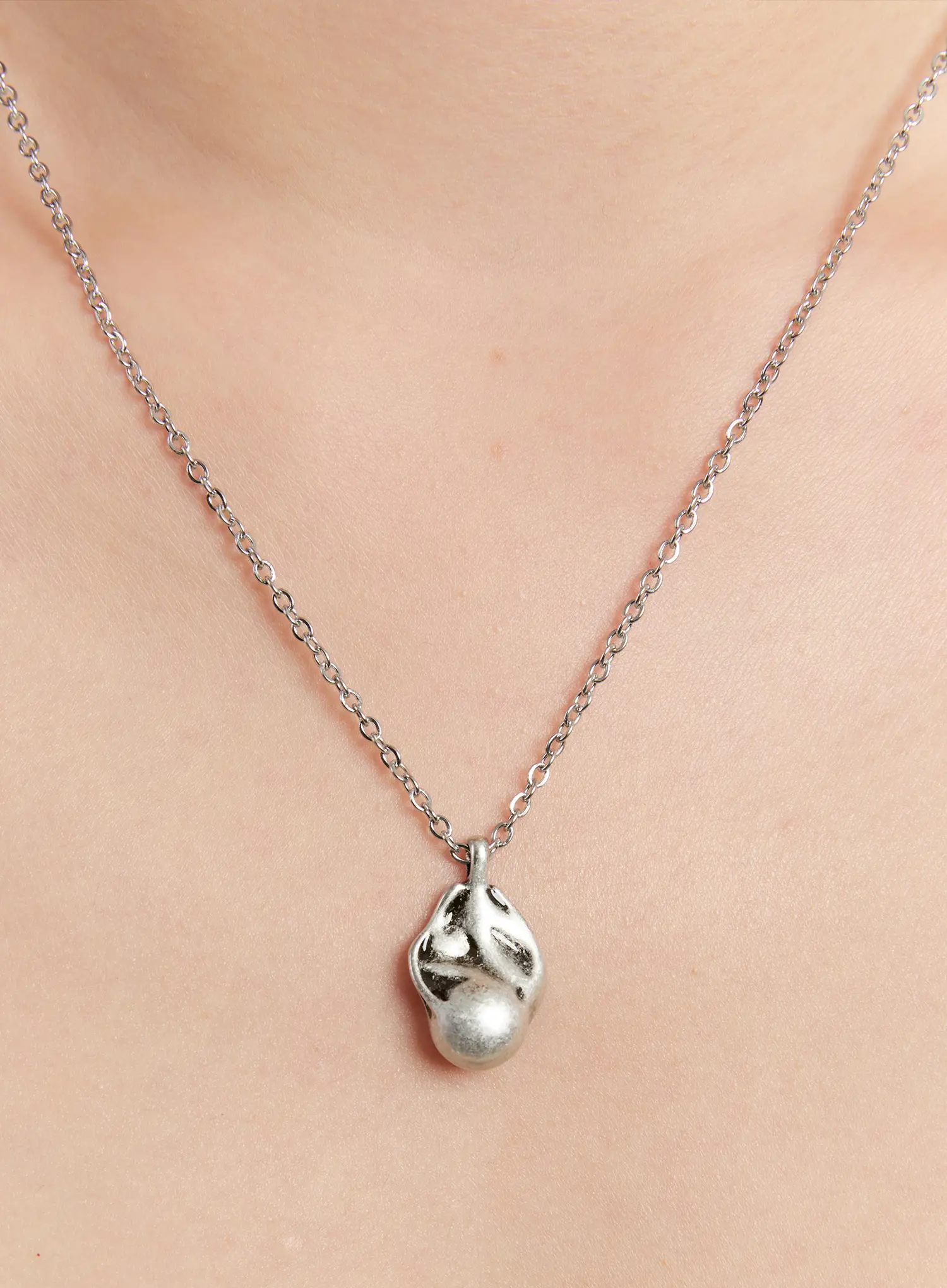 Sculptural Chain Necklace IN528