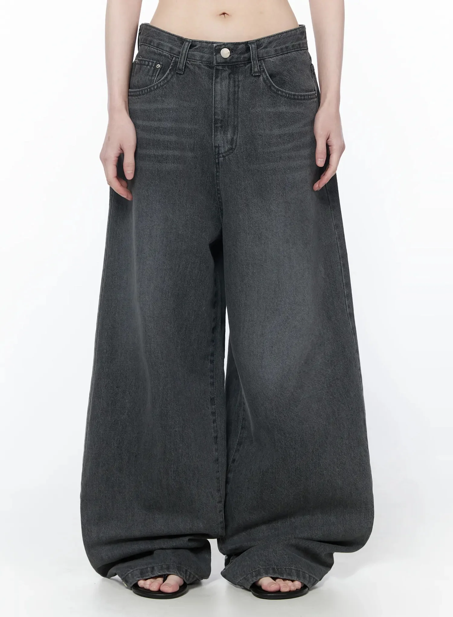 Shia Vintage Wash Wide-Leg Jeans IY514