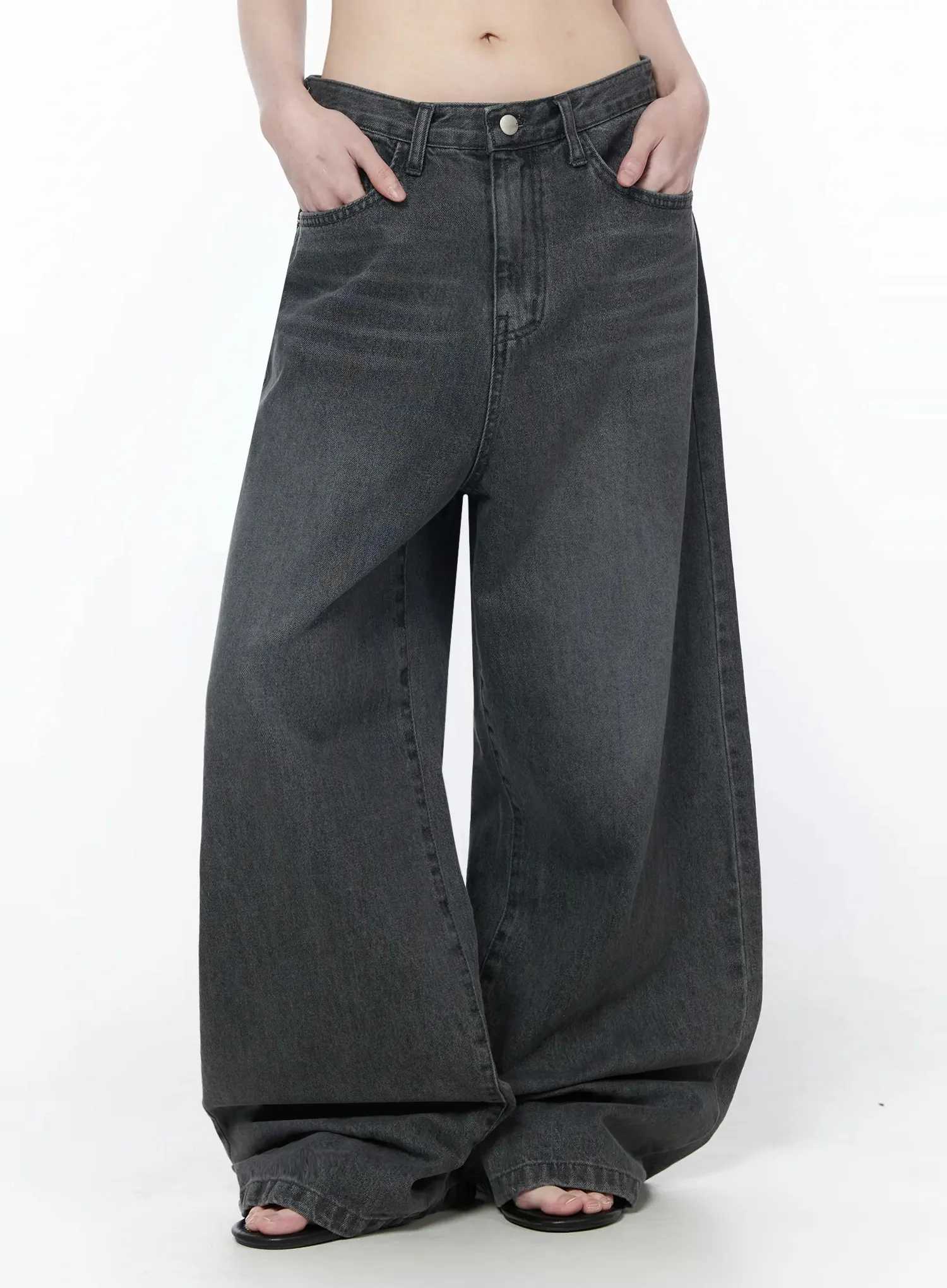 Shia Vintage Wash Wide-Leg Jeans IY514 - Image 9