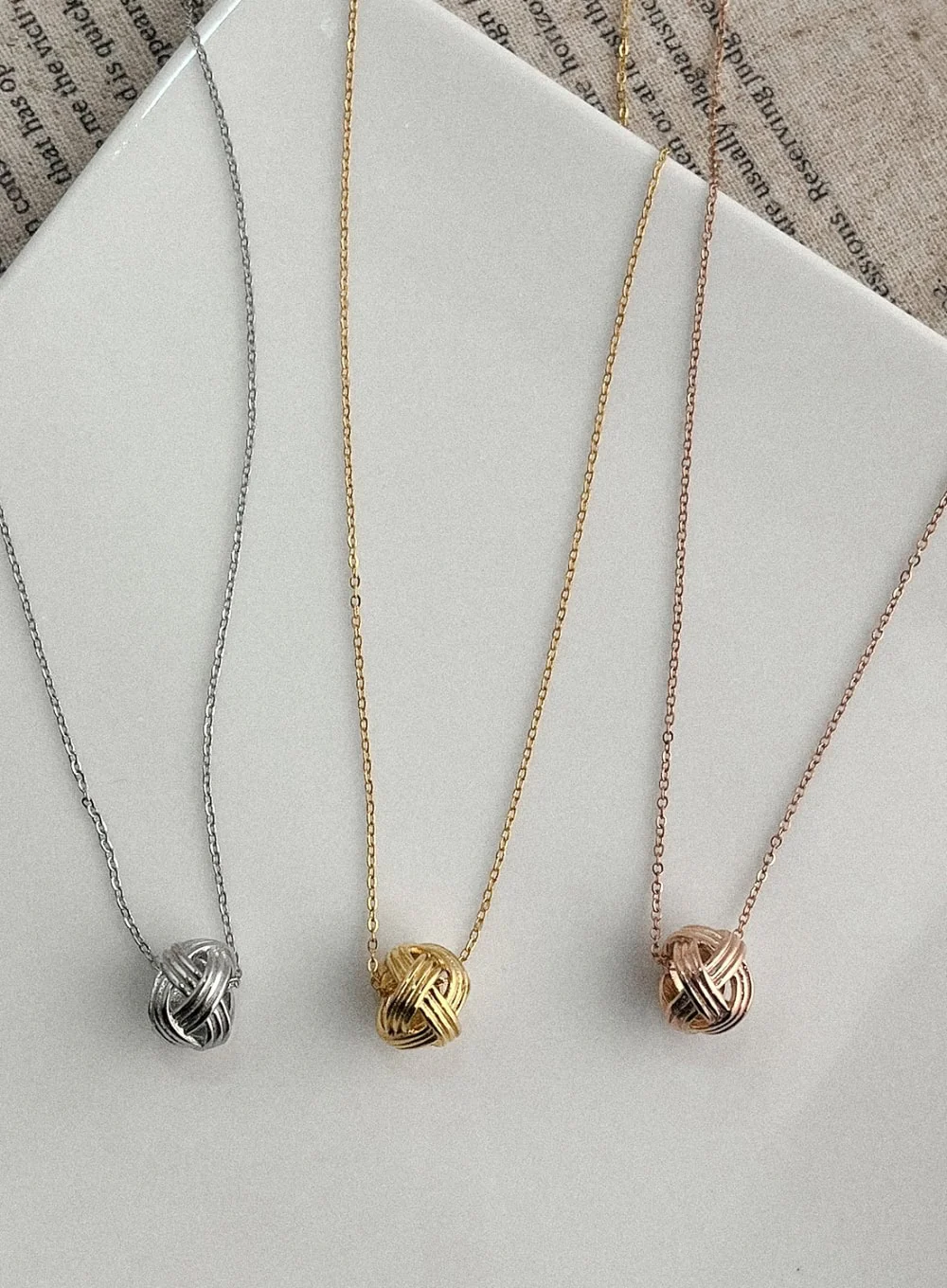 Skein of Thread Necklace IL405