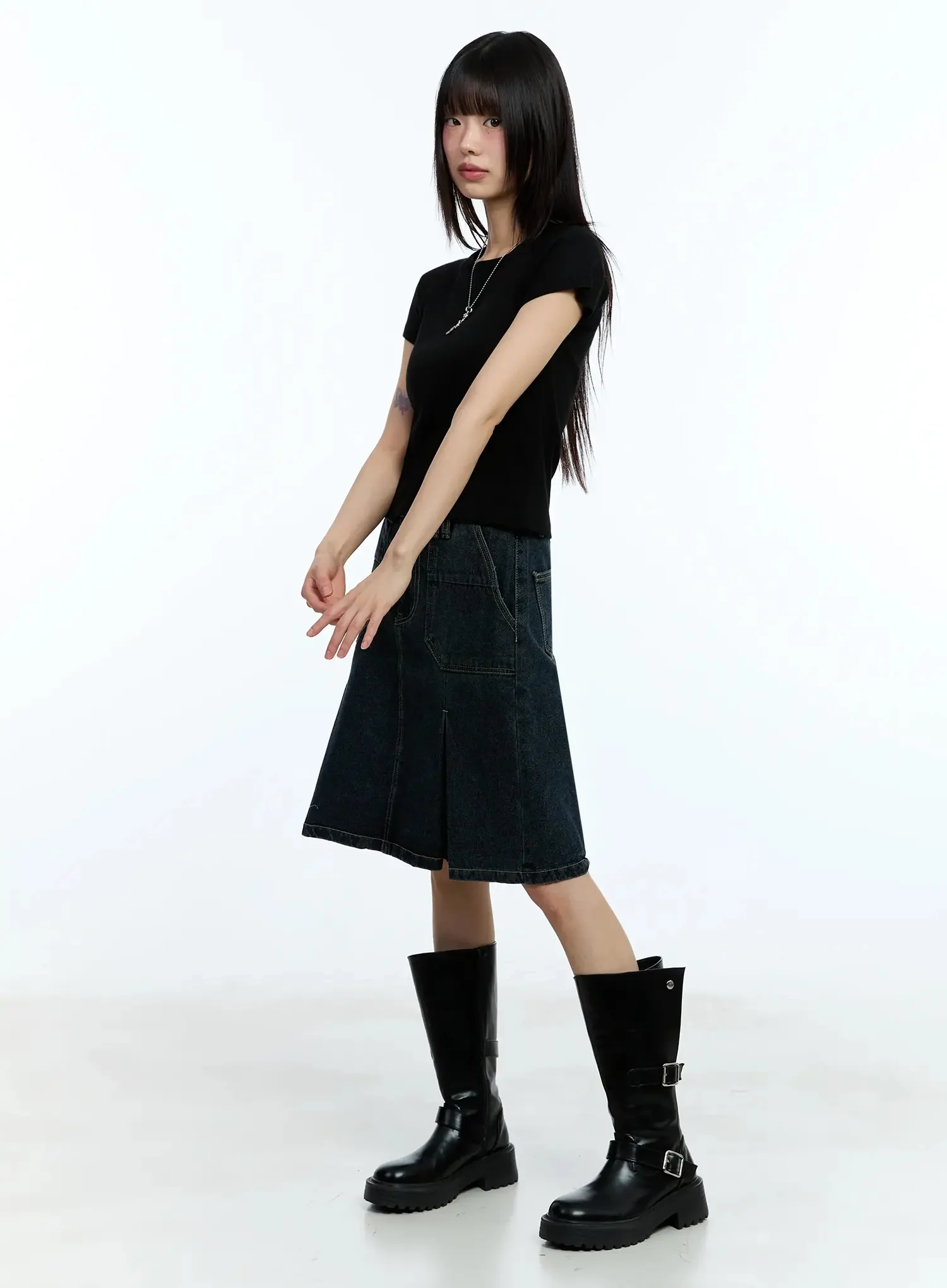 Slim-Fit Cropped Tee IU523 - Image 10
