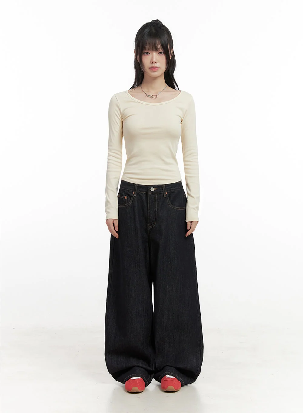 Slim-Fit Cropped U-Neck Top IN427 - Image 4