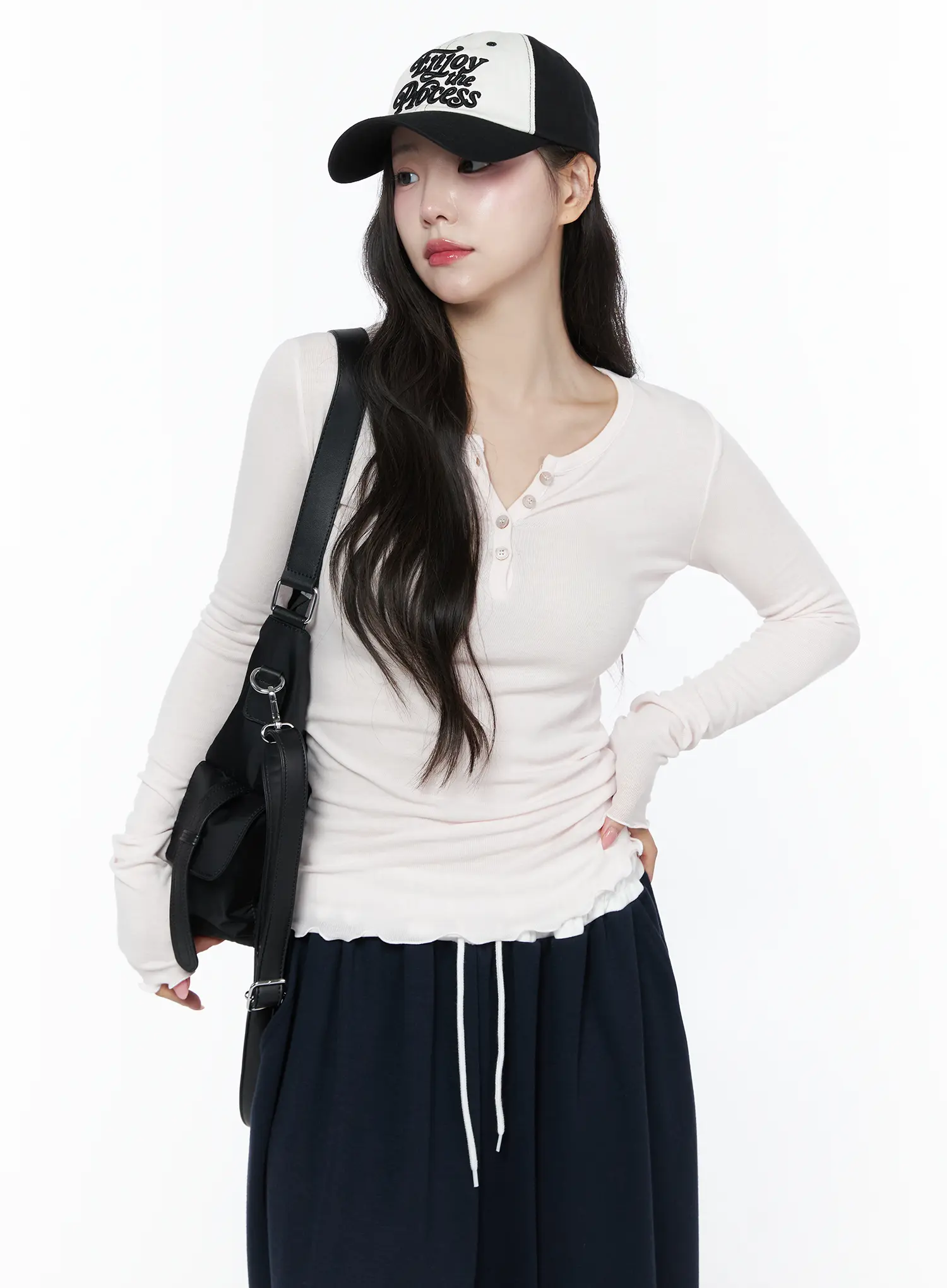 Slim-Fit Henly Neck Long Sleeve Tee IU525