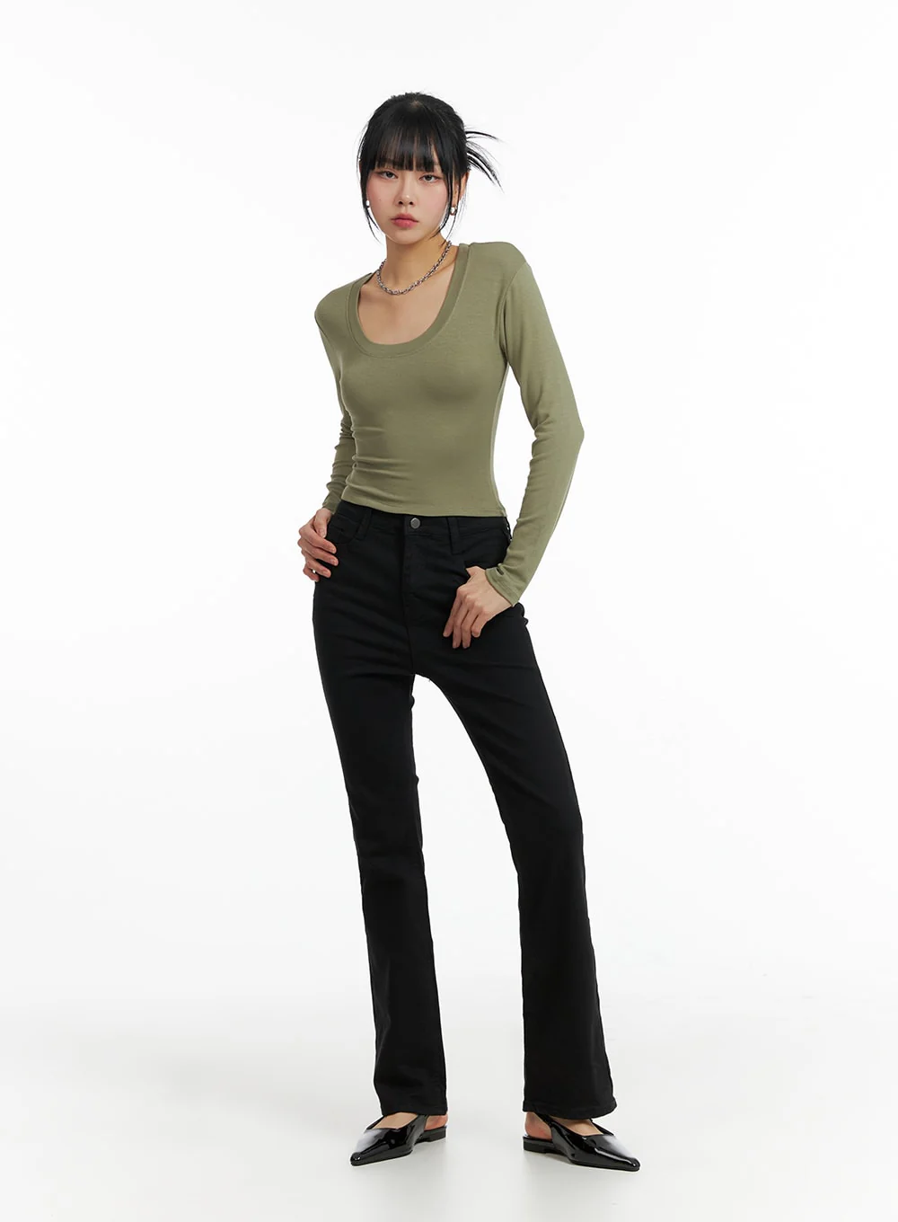 Slim Fit U-Neck Crop Tee IF402 - Image 2