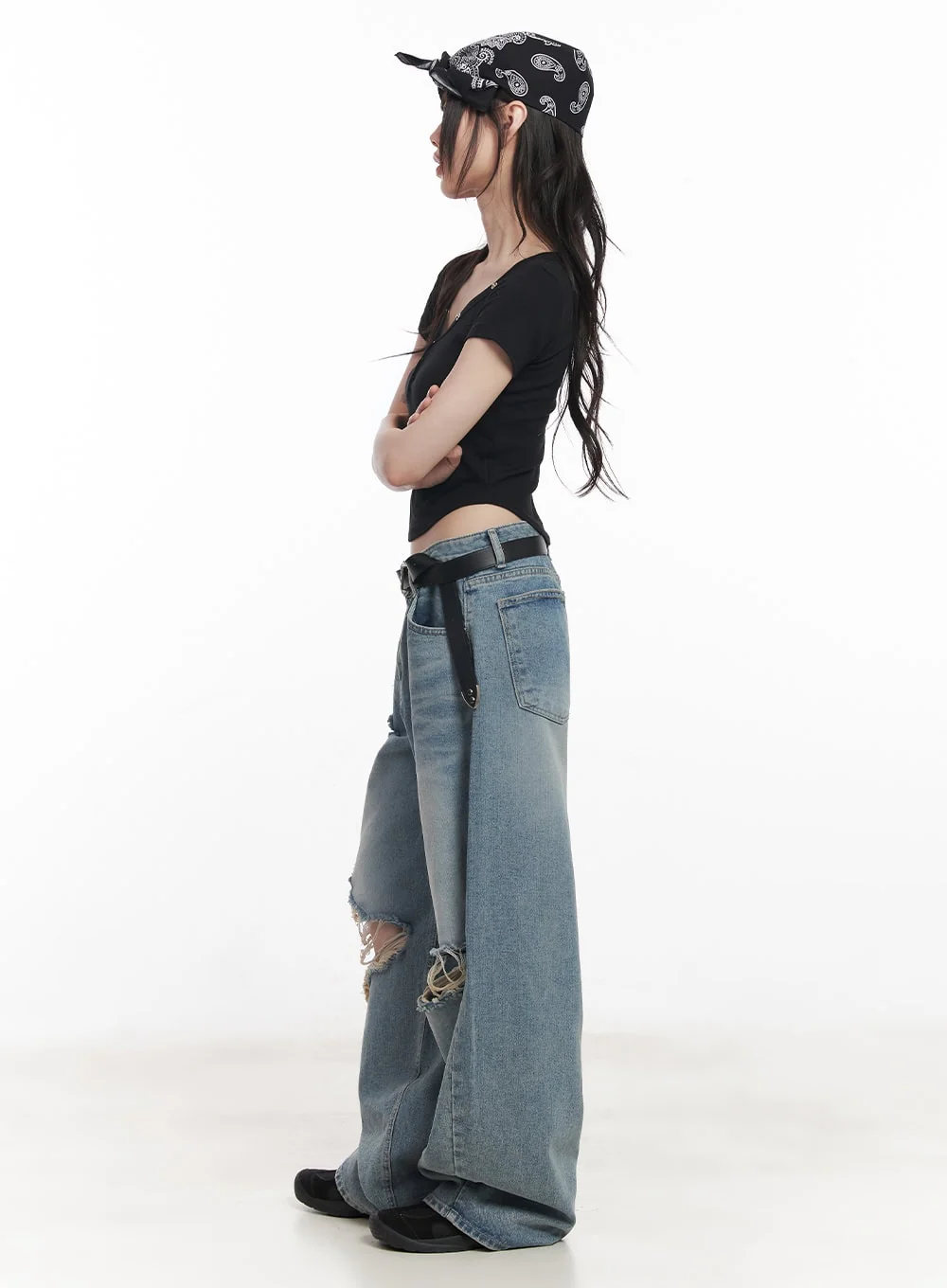 Slim-Fit V-Neck Buttoned Top CY520 - Image 5