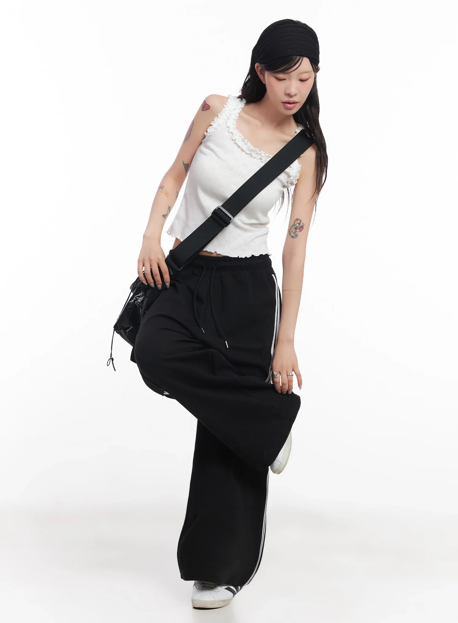 Slouchy Gloss Crossbody Bag IC503 - Image 4