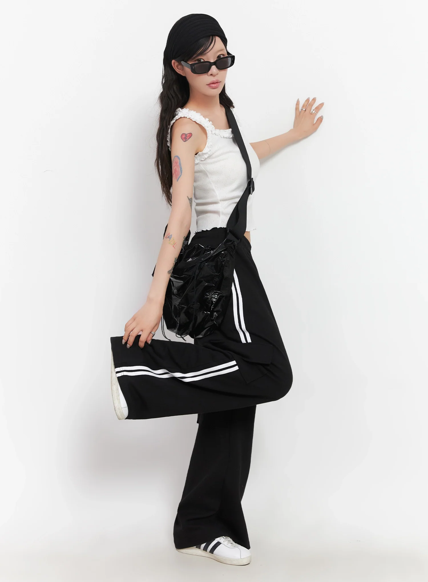 Slouchy Gloss Crossbody Bag IC503 - Image 9