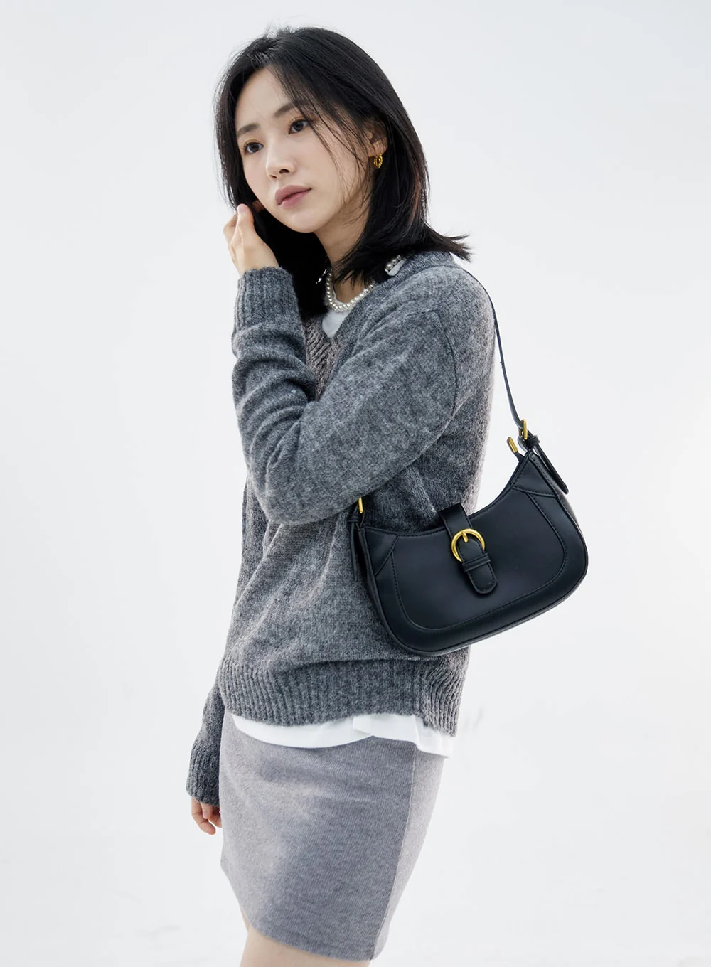 Soft V-Neck Knit OO07 - Image 11