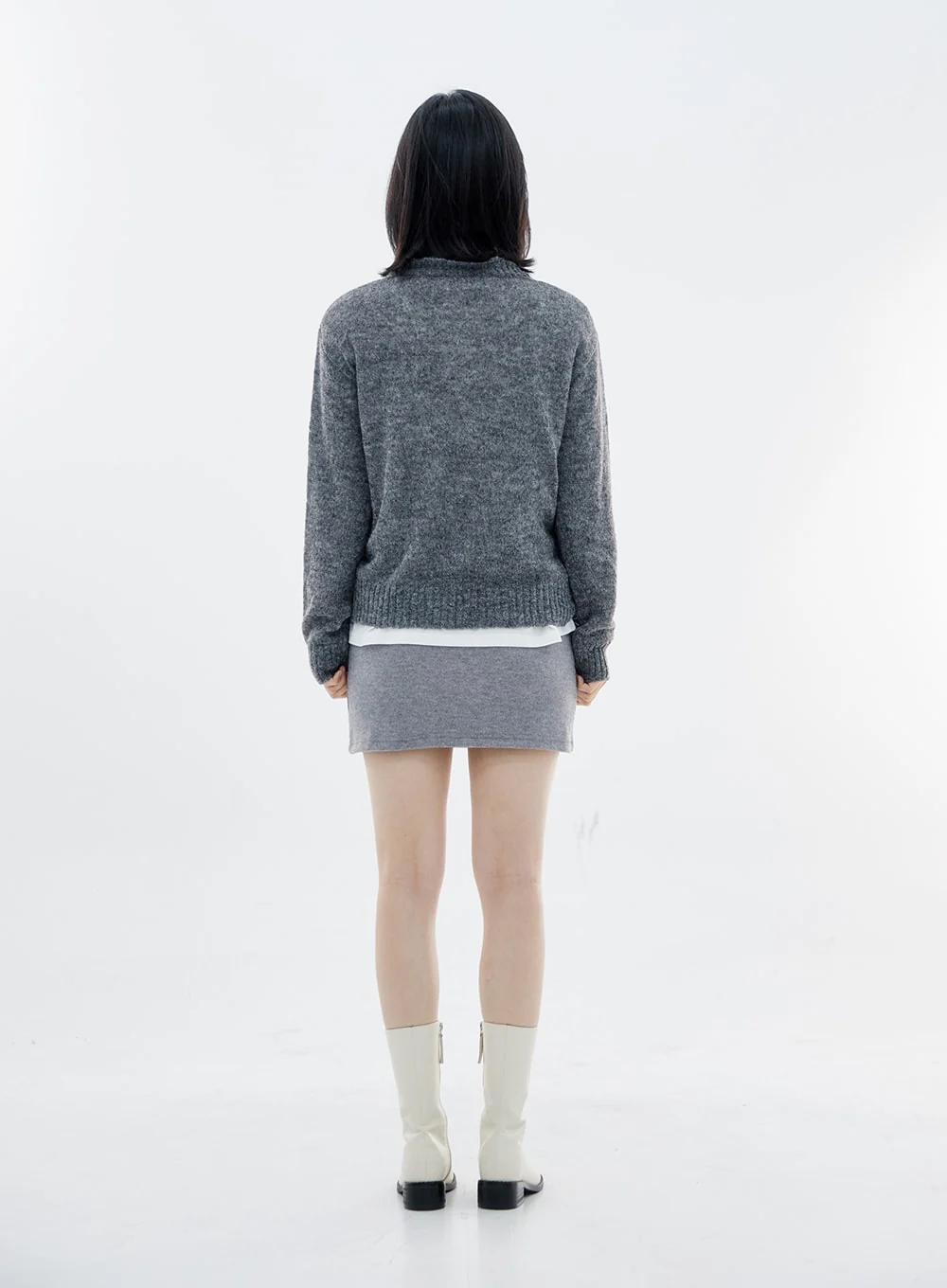 Soft V-Neck Knit OO07 - Image 14