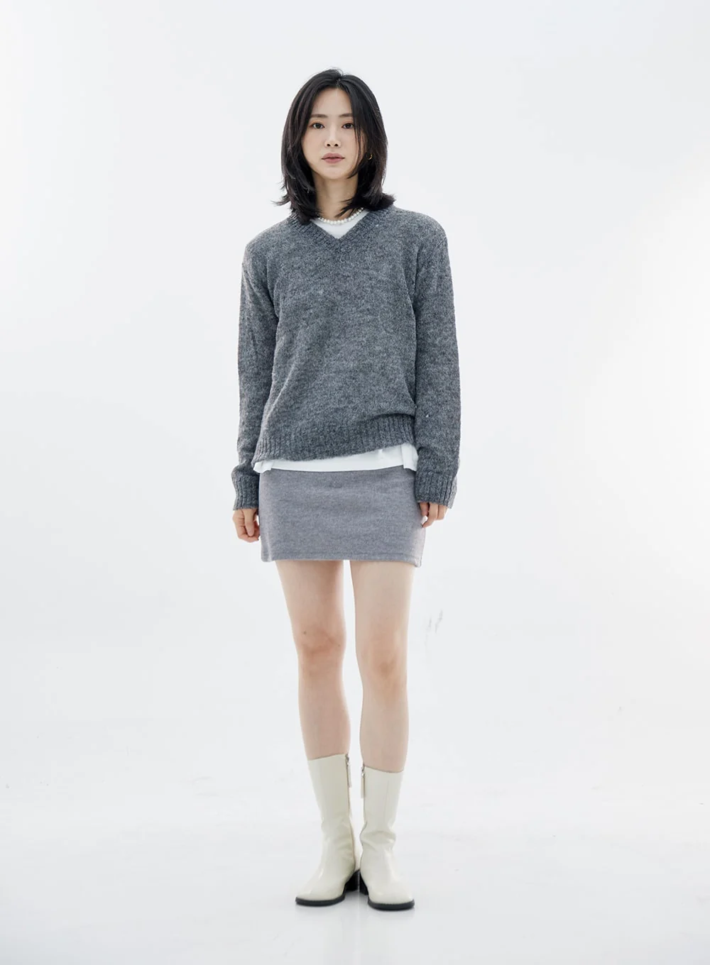 Soft V-Neck Knit OO07 - Image 9