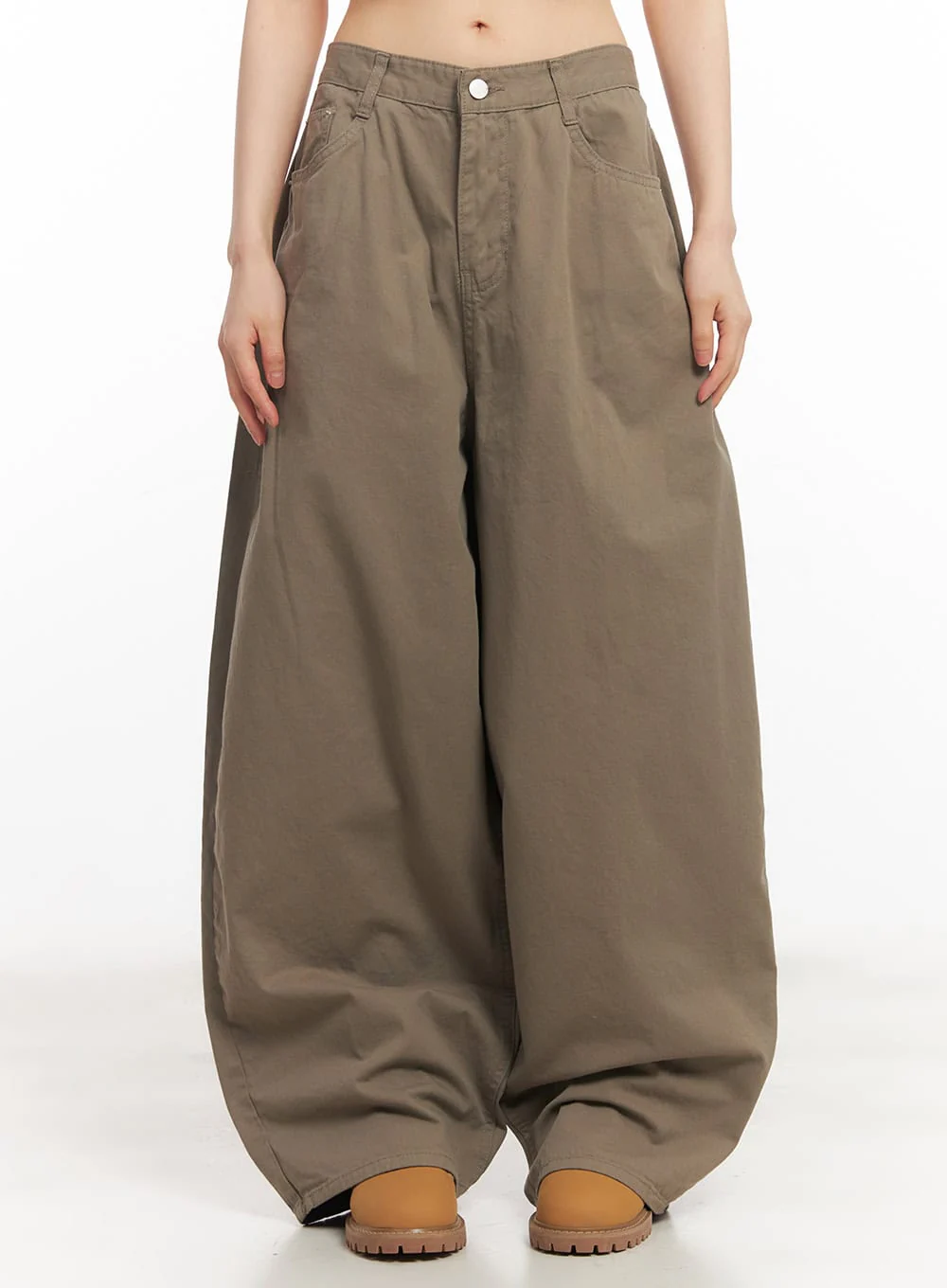Solid Pocketed Wide-Fit Trousers CA523