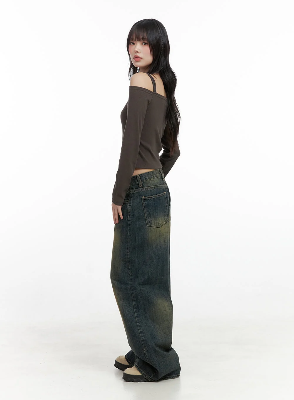 Strap Off-Shoulder Crop Top IO430 - Image 9