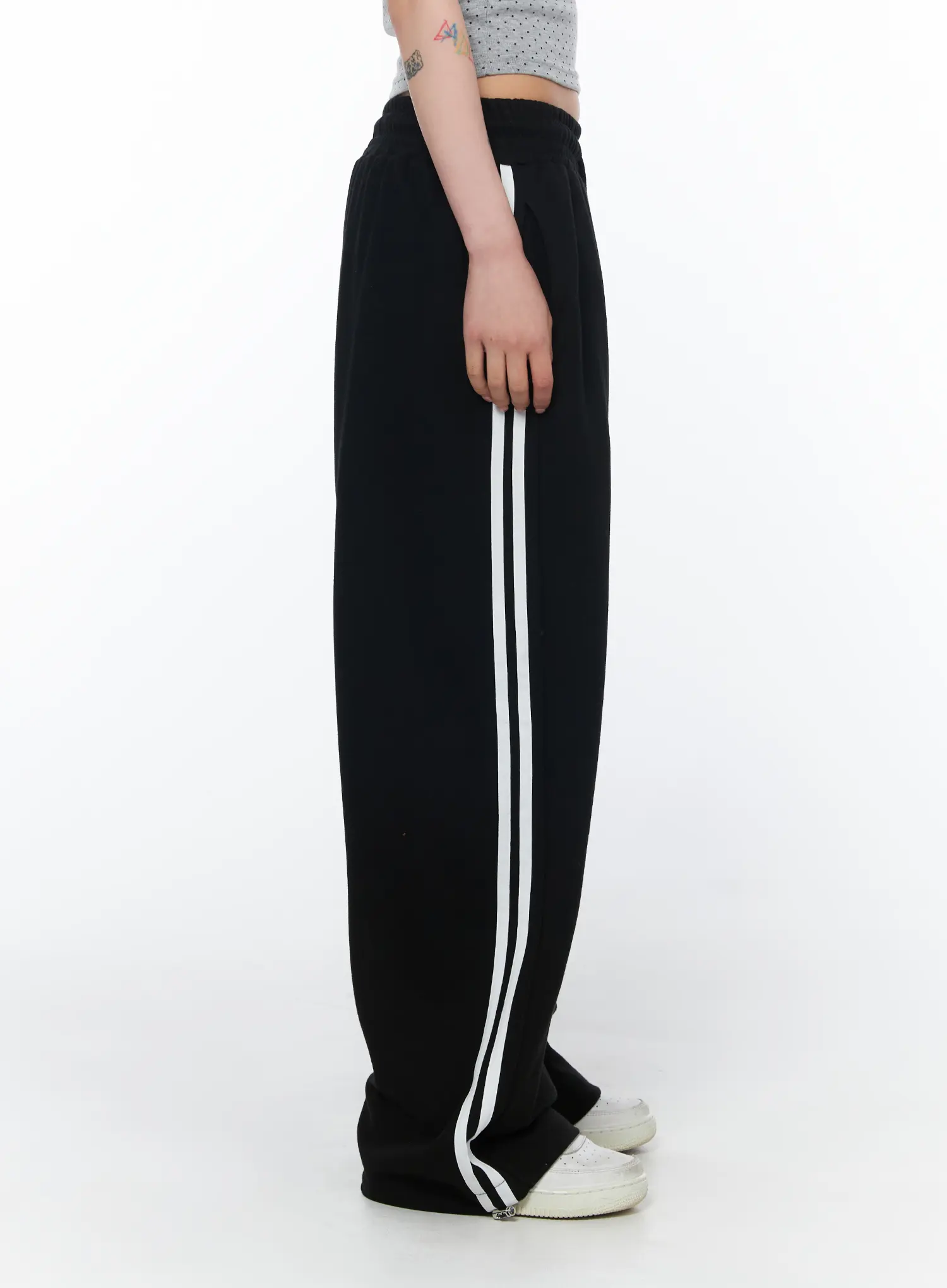 Striped Wide-Leg Sweatpants CA527 - Image 3