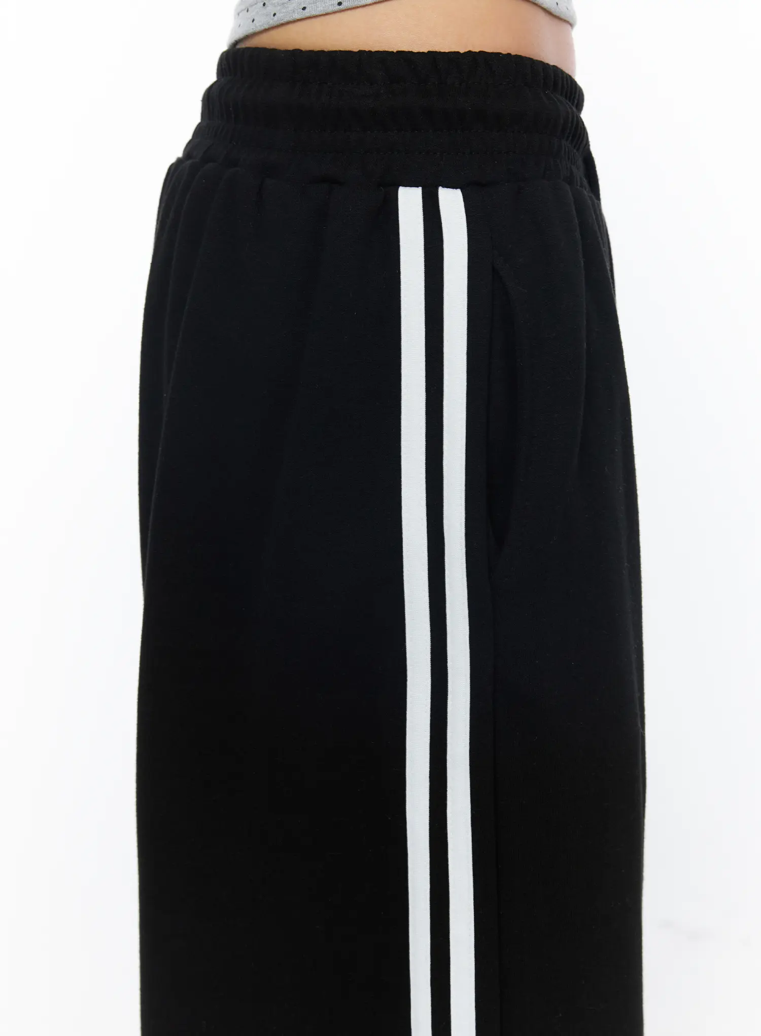 Striped Wide-Leg Sweatpants CA527 - Image 9