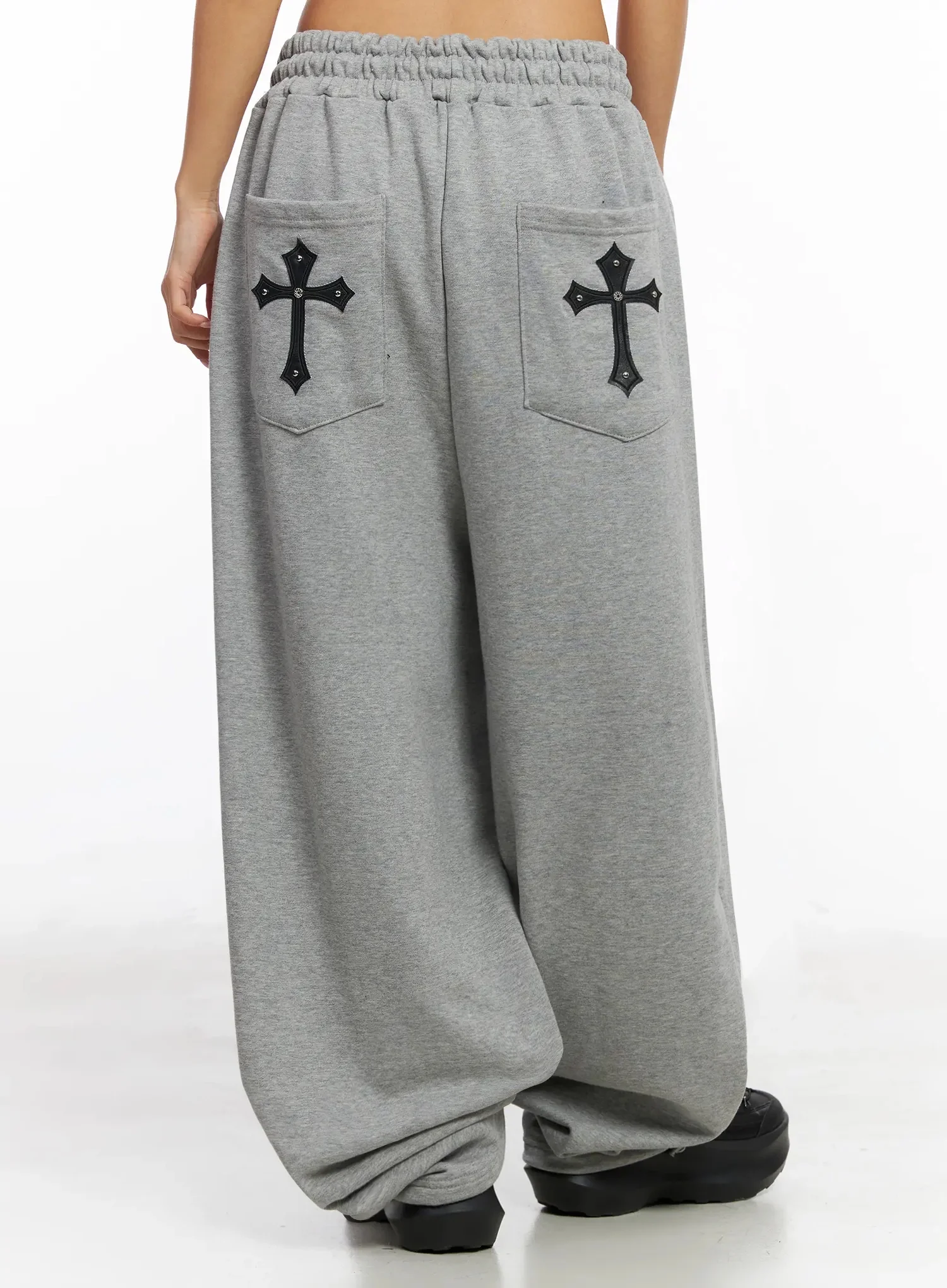 Studded Cross Baggy Sweatpants IY501 - Image 15