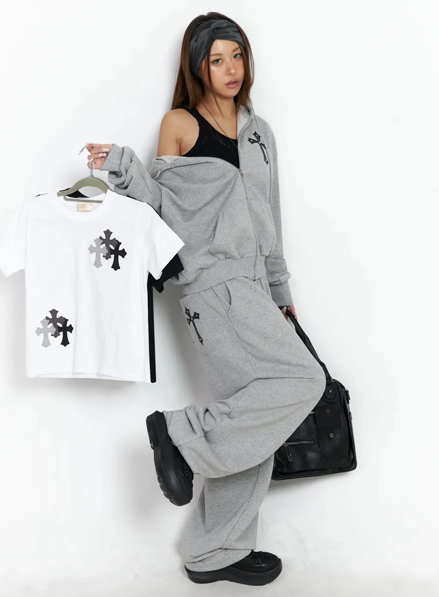 Studded Cross Baggy Sweatpants IY501 - Image 17