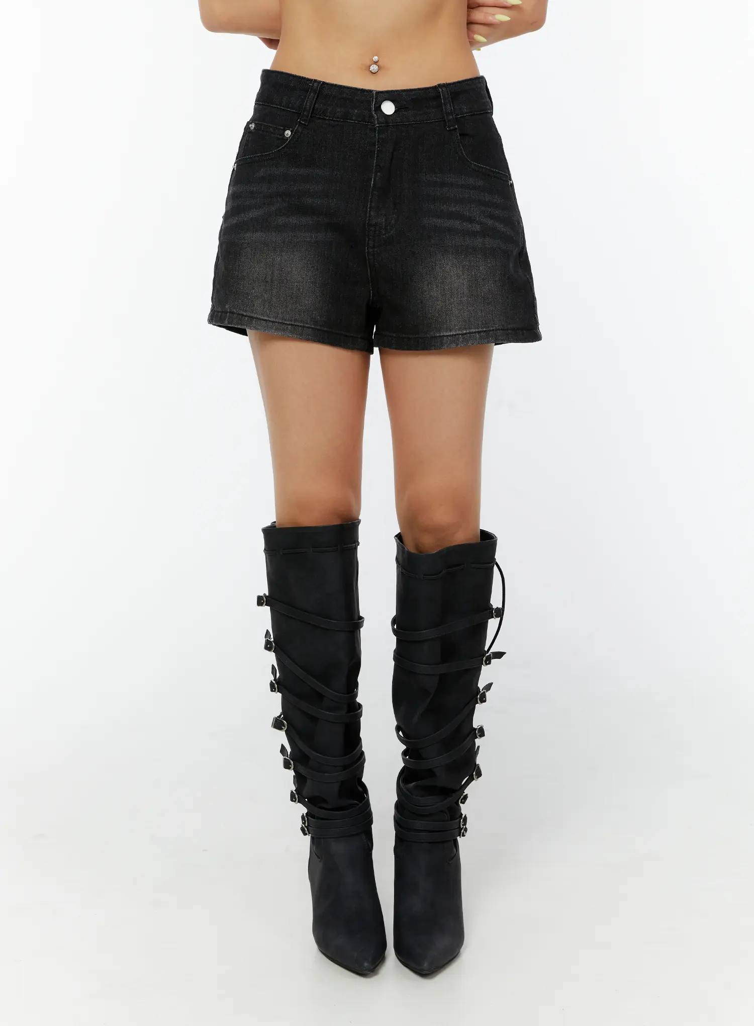 Studded Hip-Pad Denim Shorts CY520 - Image 10