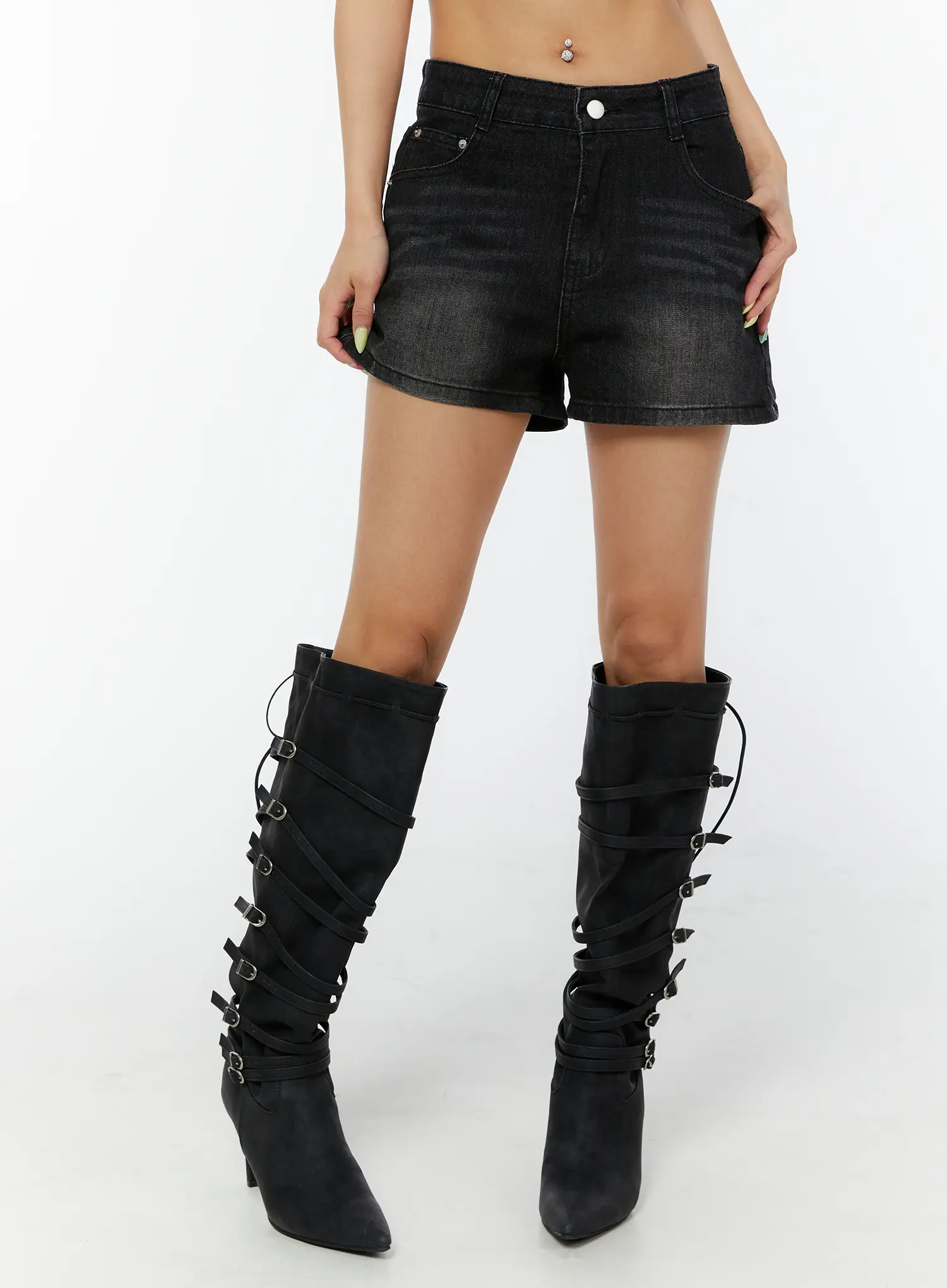 Studded Hip-Pad Denim Shorts CY520 - Image 2