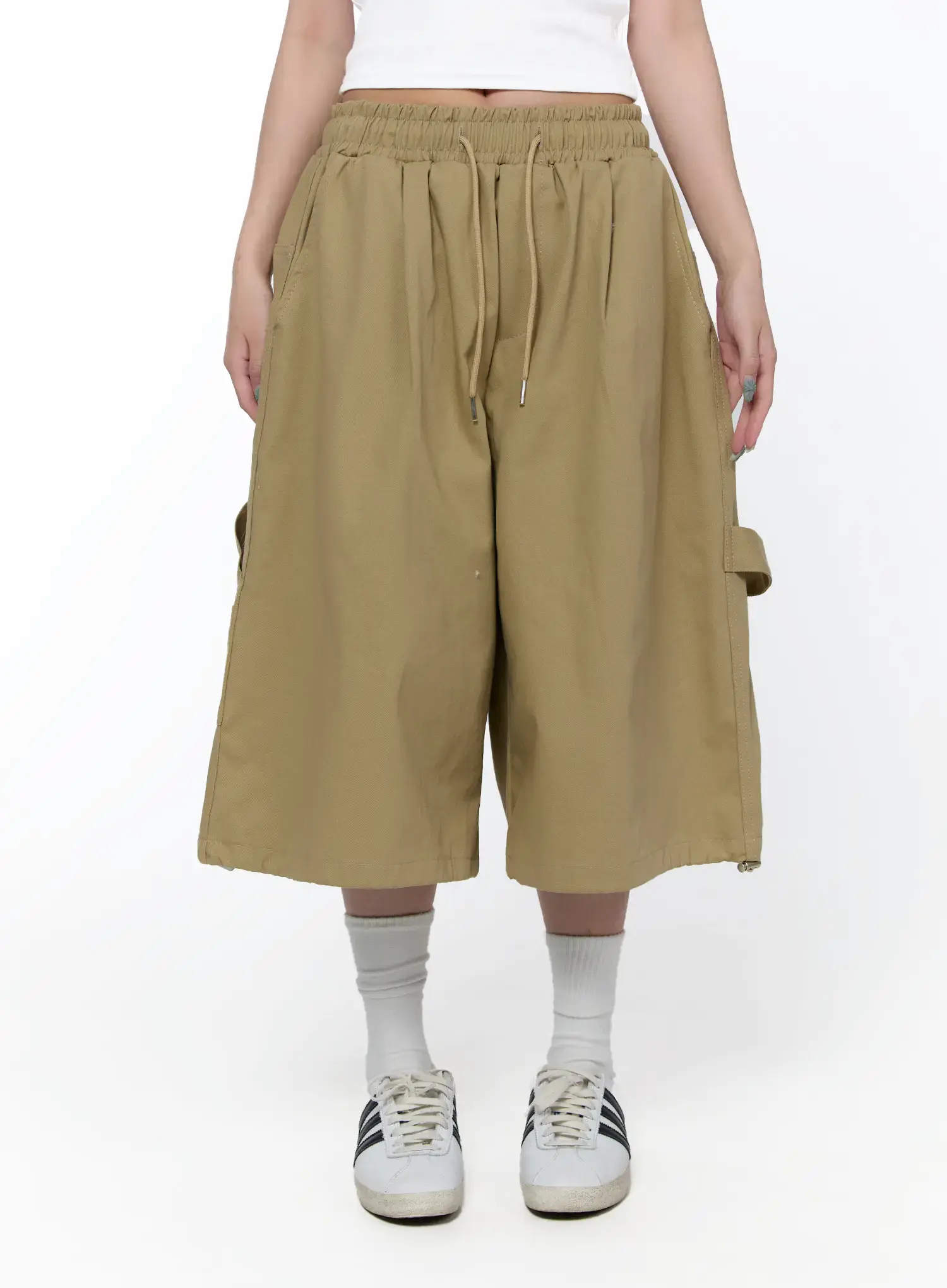 Text Embroidered Bermuda Shorts CA520 - Image 3