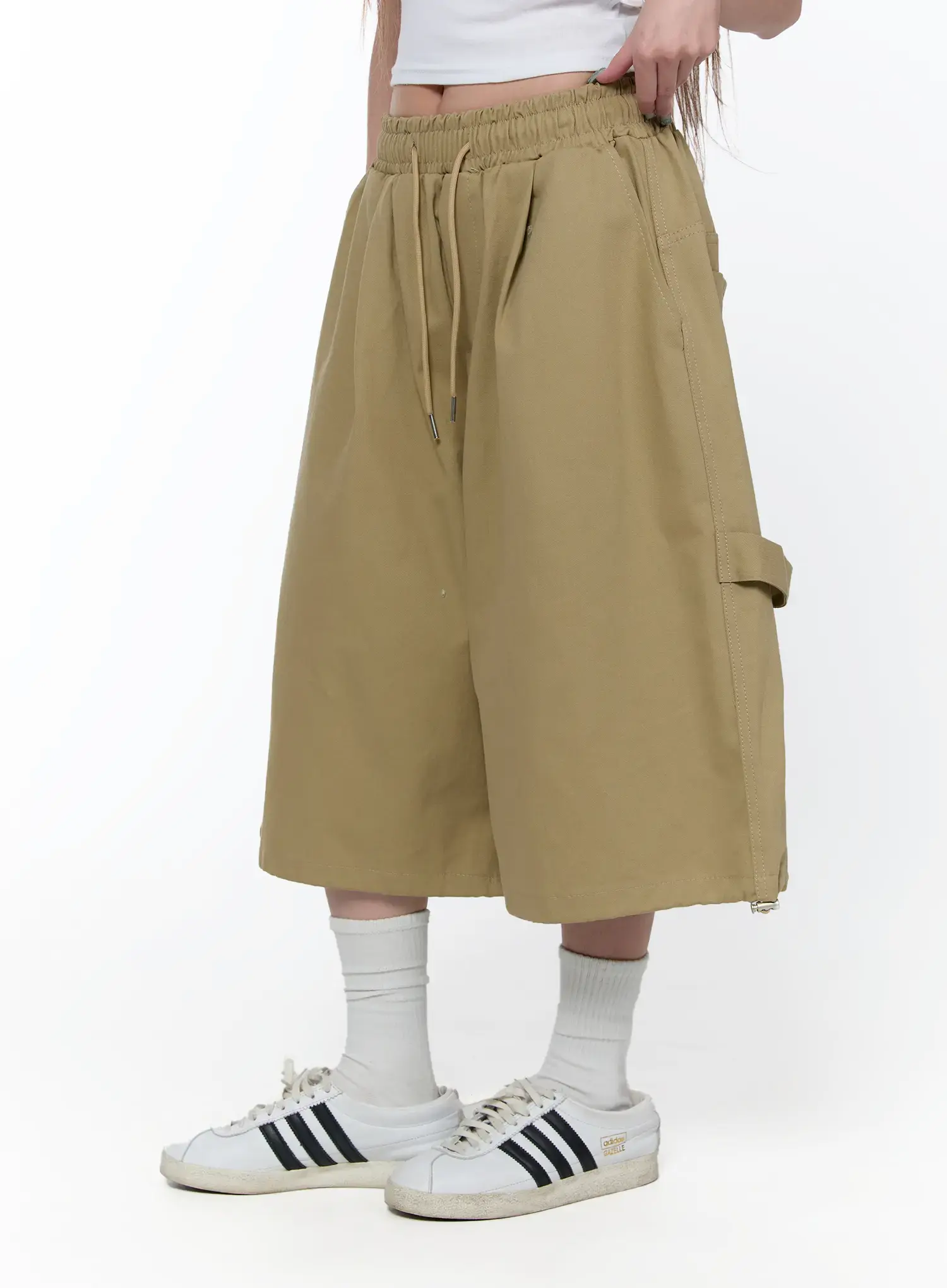 Text Embroidered Bermuda Shorts CA520 - Image 5