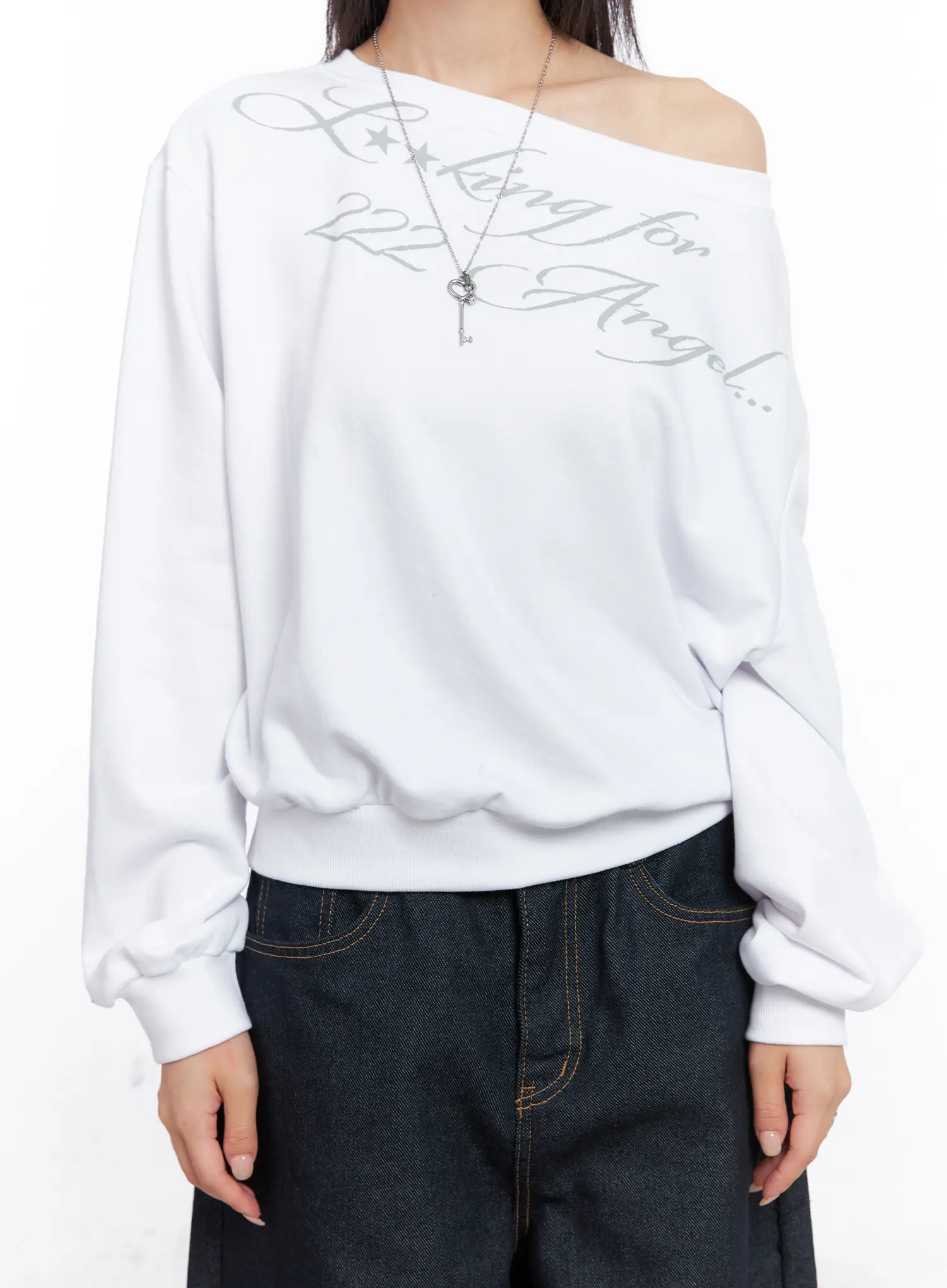 Text Print Off-Shoulder Sweatshirt CO508 - Image 4