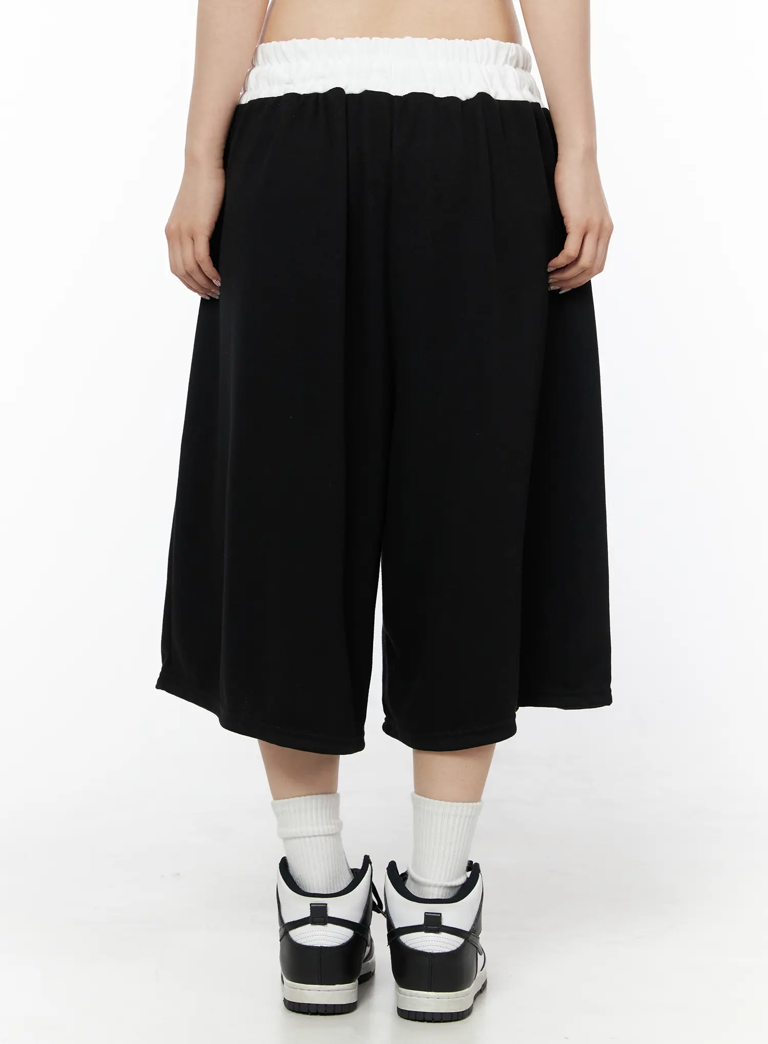 Two-Tone Bermuda Joggers IU515 - Image 6