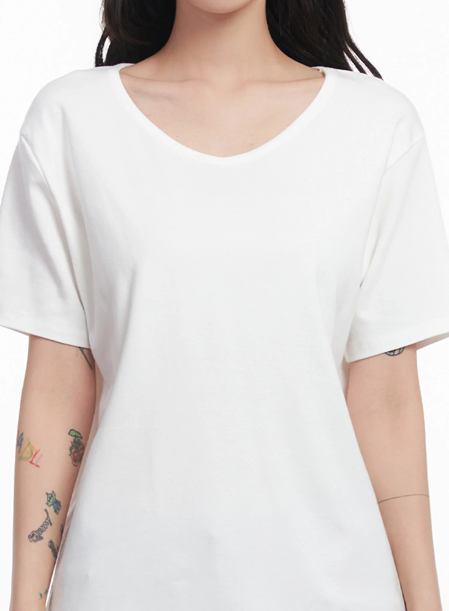 U-Neck Loose-Fit T-Shirt IC503 - Image 18