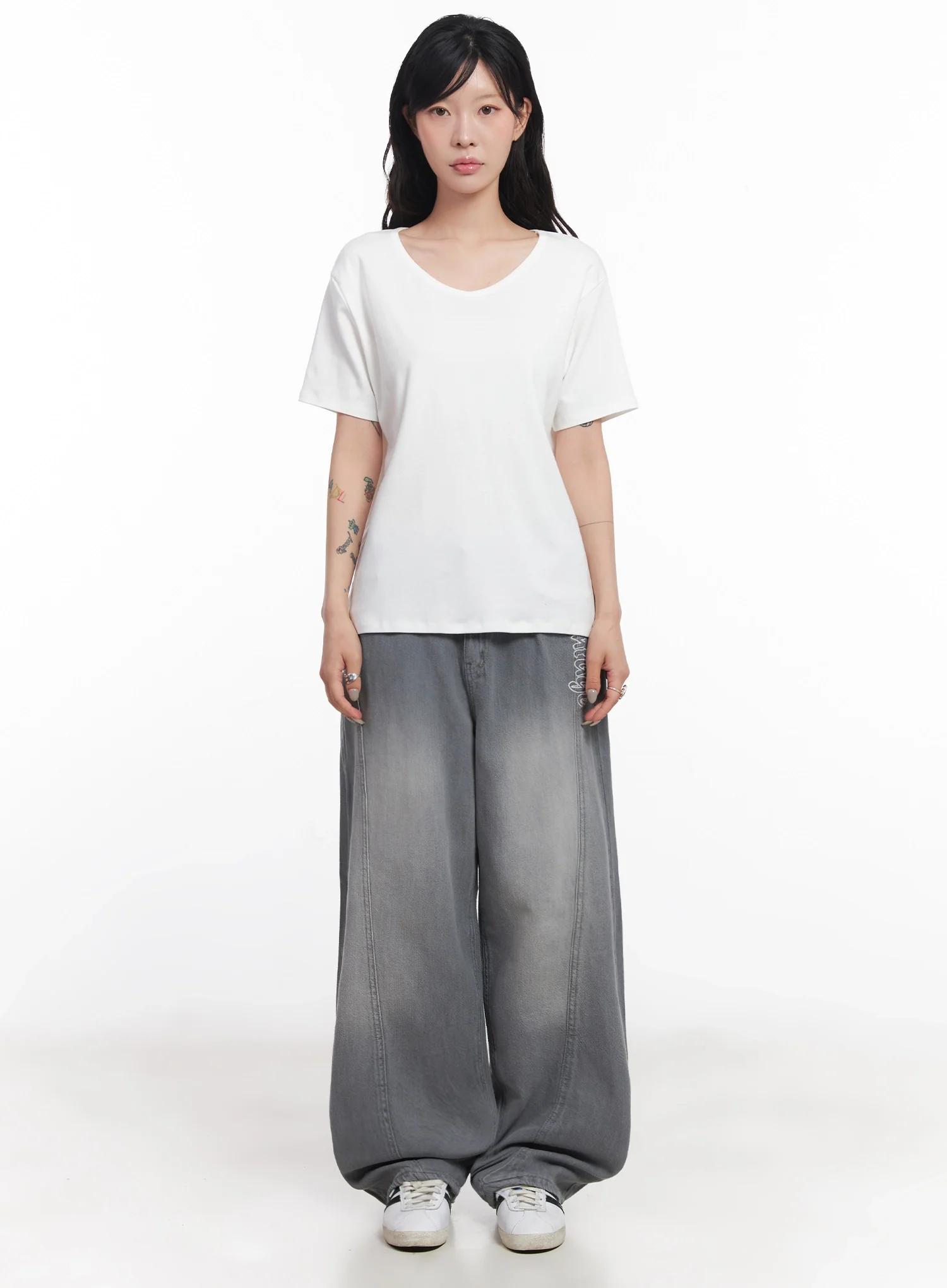 U-Neck Loose-Fit T-Shirt IC503 - Image 4