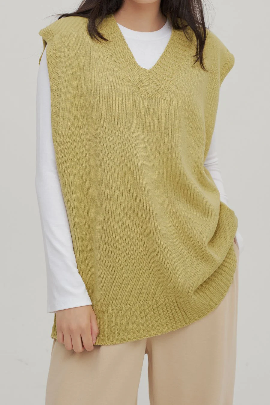 V Neck Knit Vest Ff13 - Image 2