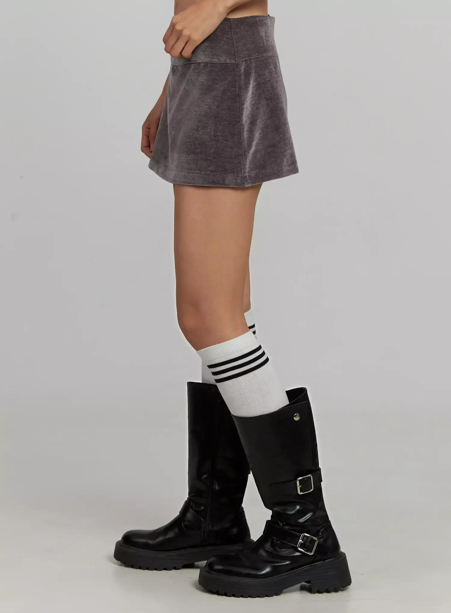 Velvet Low-Rise Mini Skirt IJ502 - Image 10